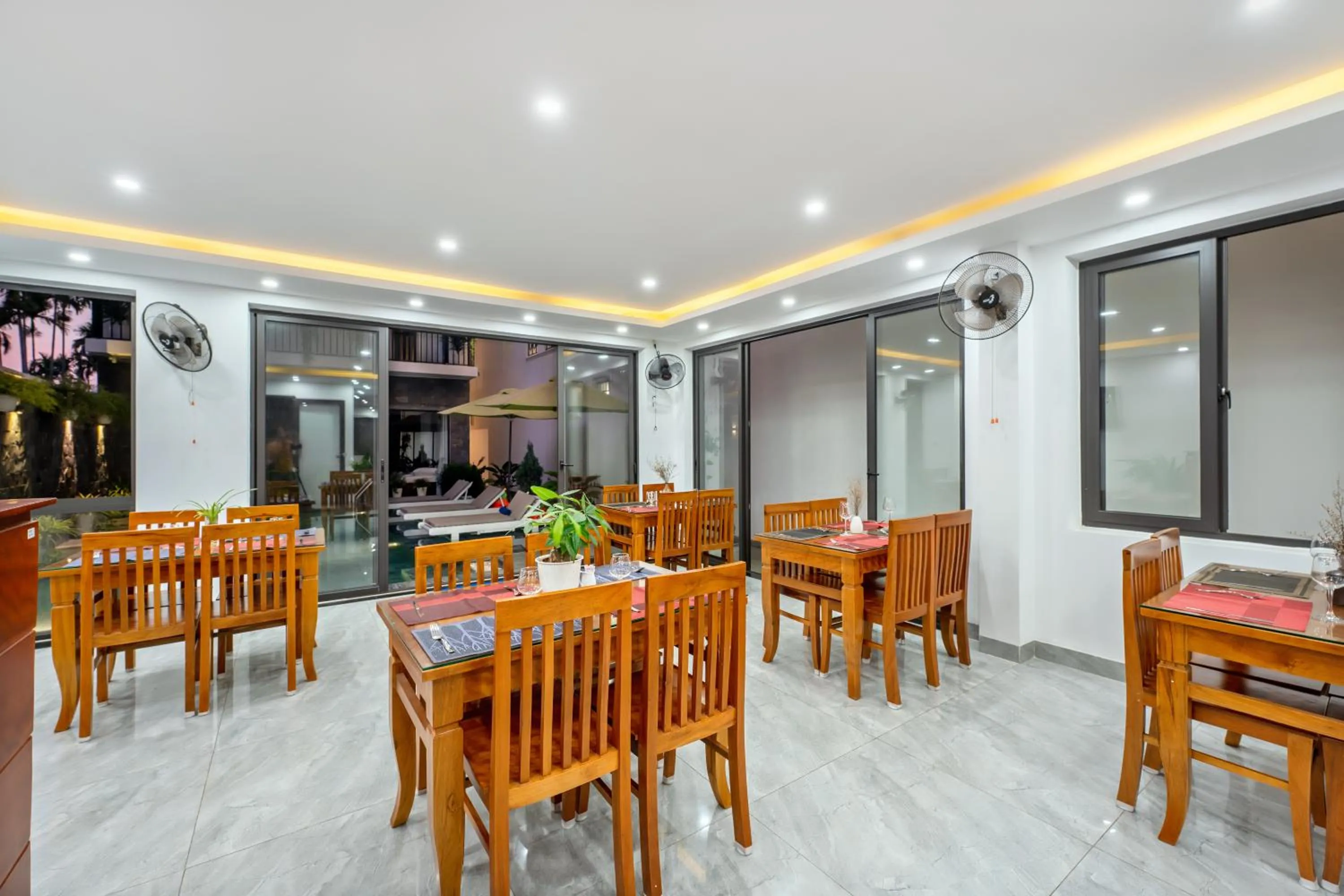 Restaurant/places to eat in Tomorrow Hoi An Villa