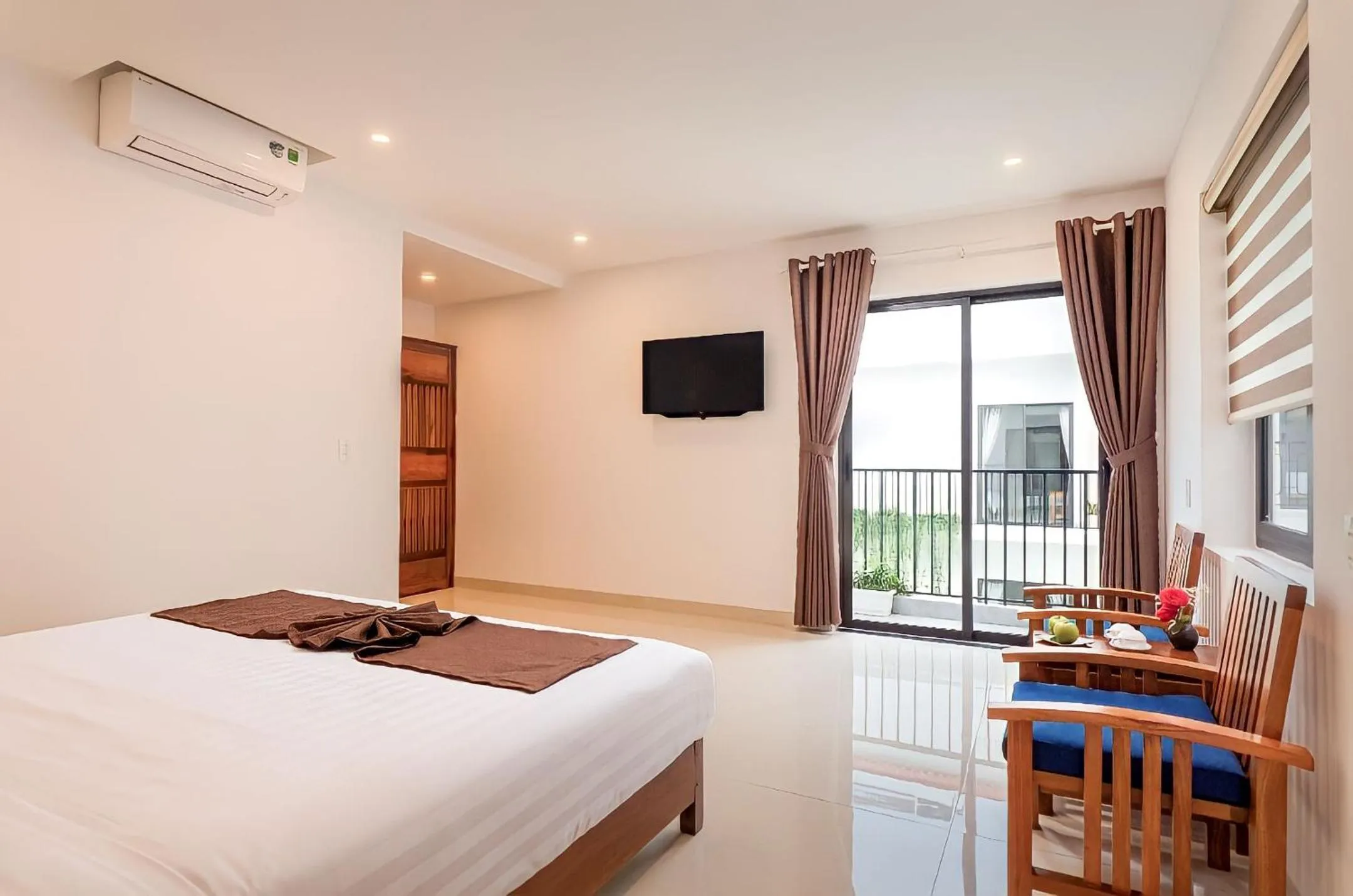 View (from property/room), Bed in Tomorrow Hoi An Villa