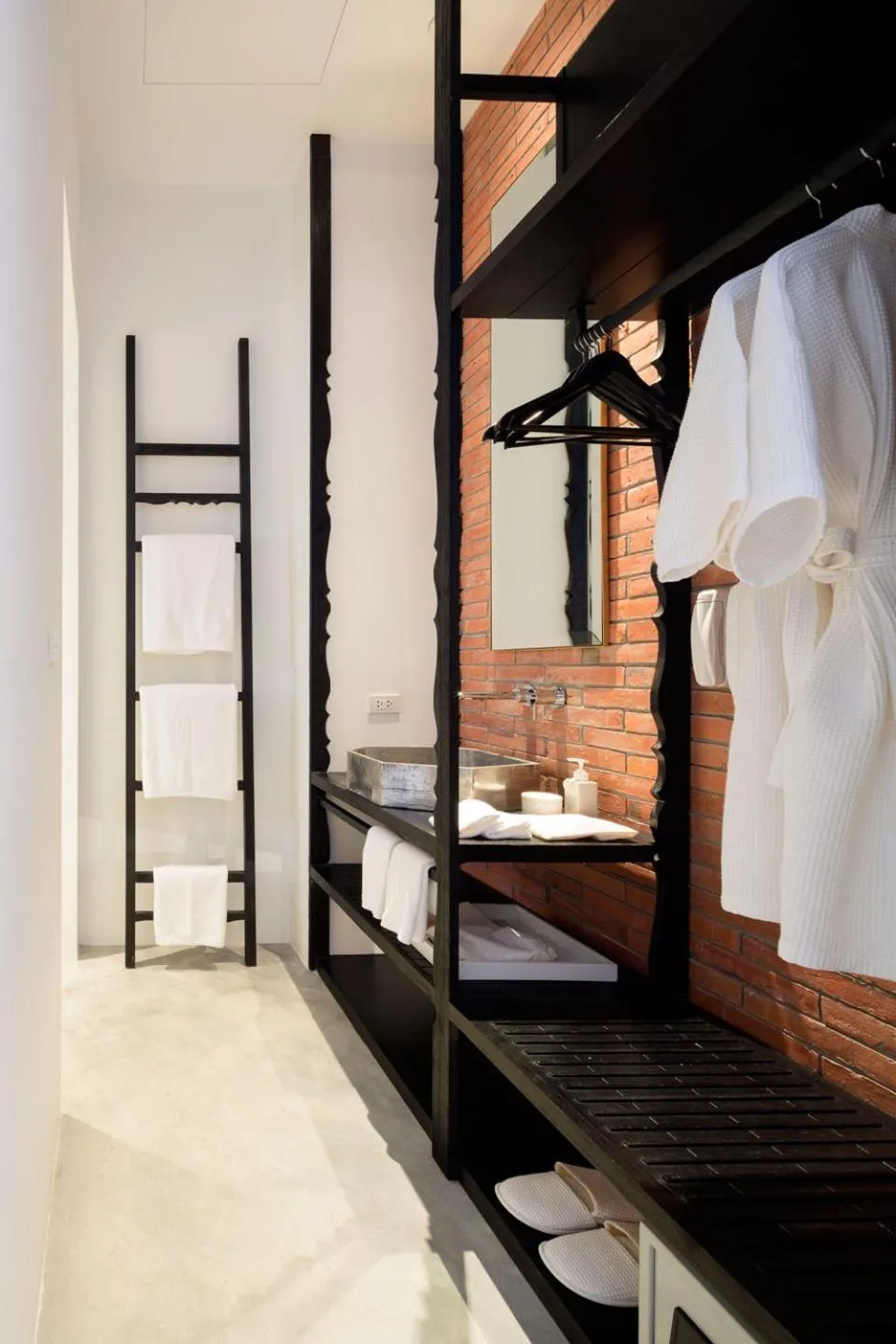Shower, Bed in Sala Ayutthaya