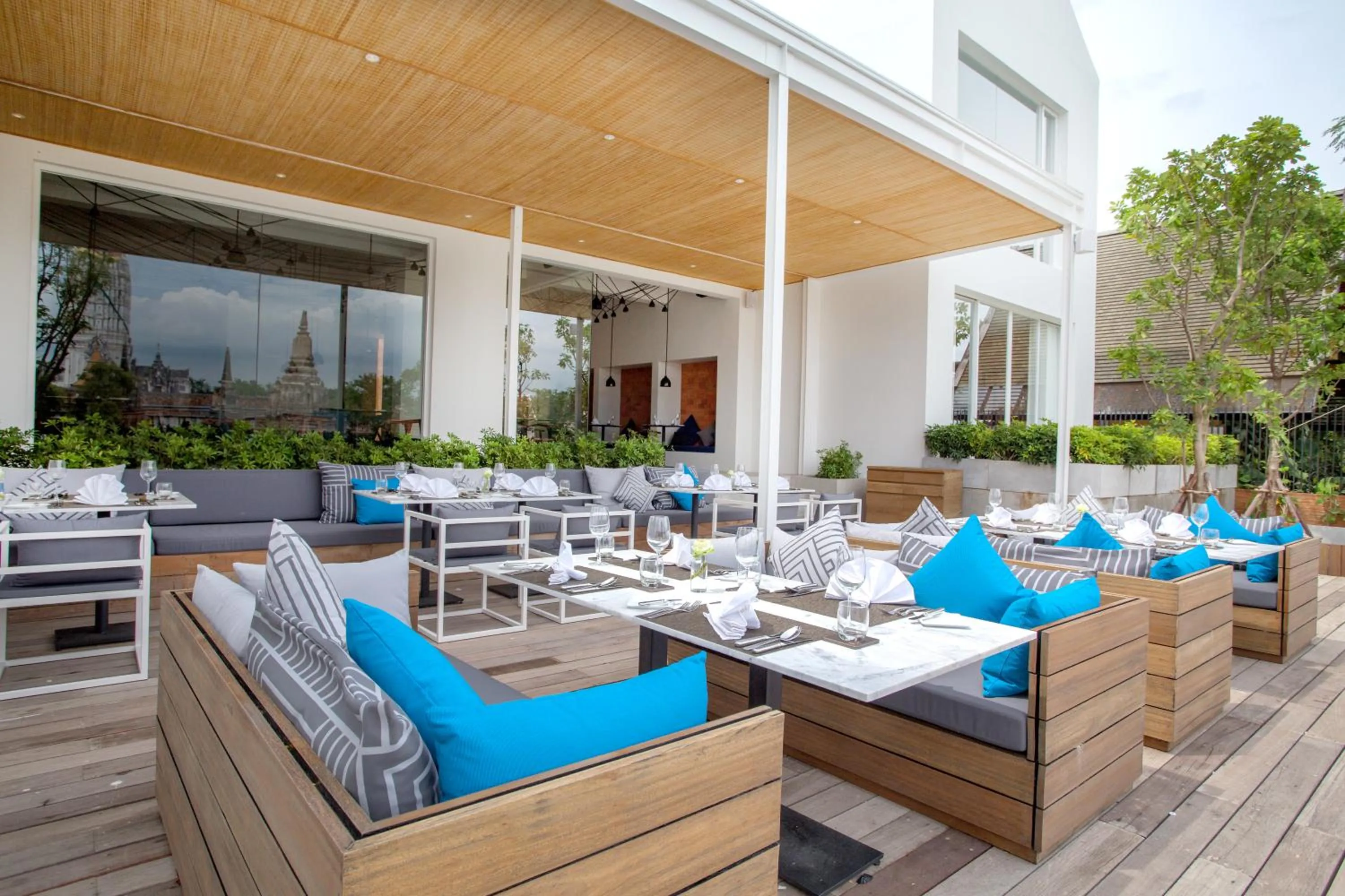 Restaurant/places to eat in Sala Ayutthaya