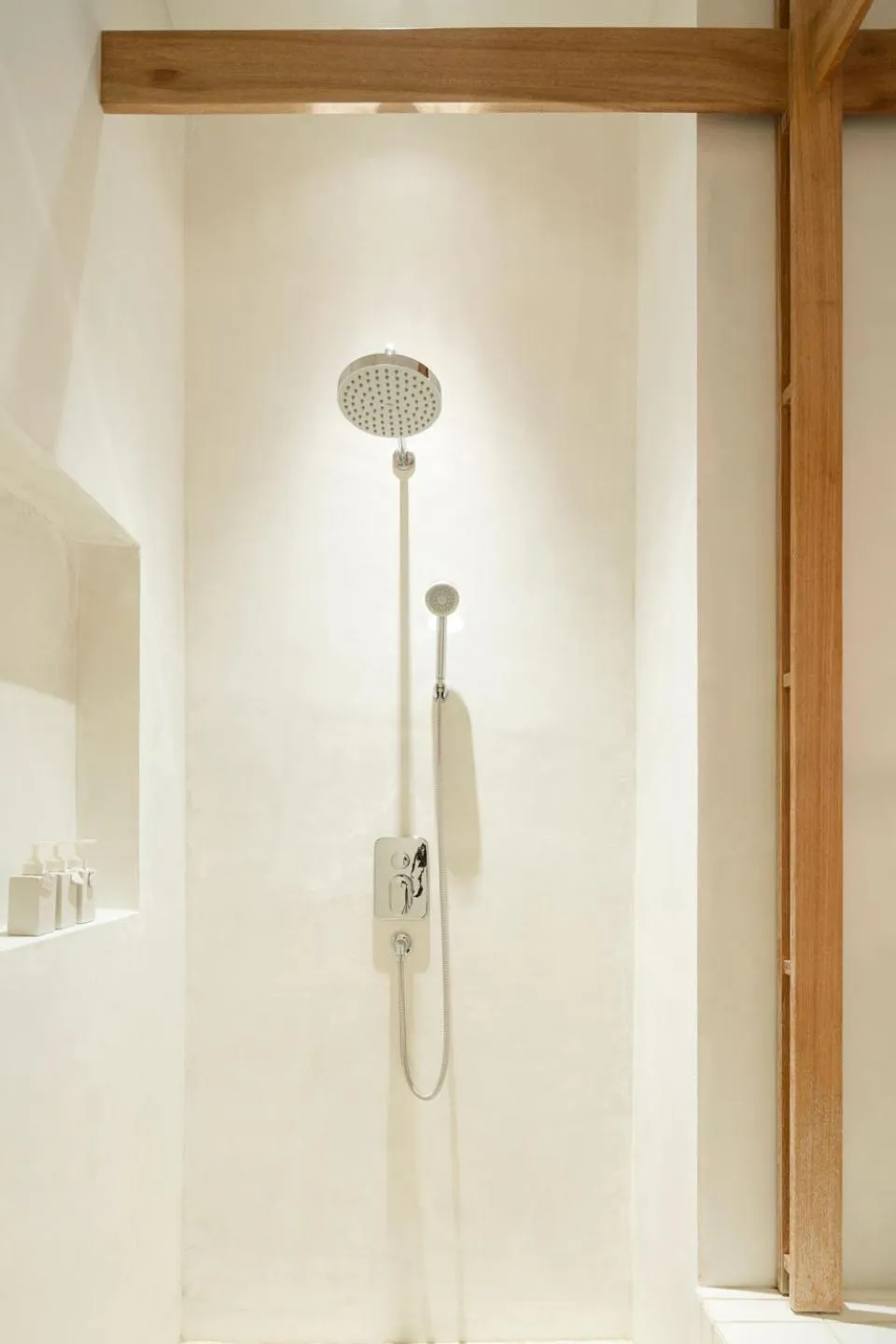 Shower in Sala Ayutthaya