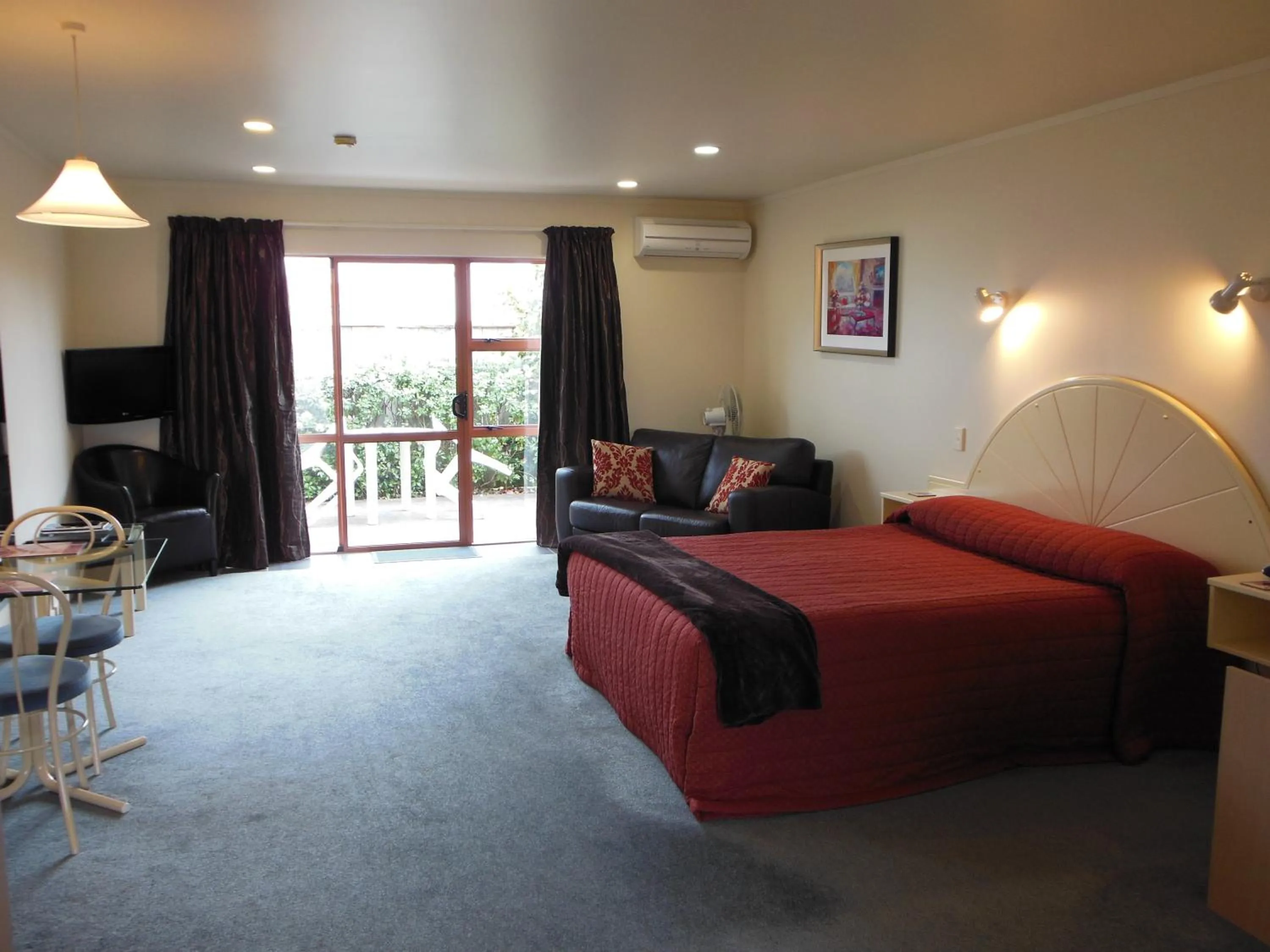 Day in Valdez Motor Lodge