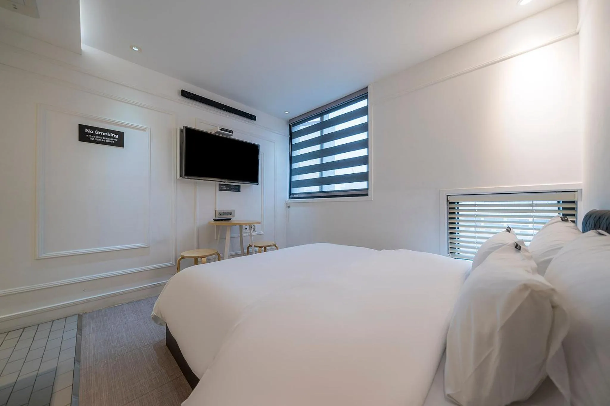 Bed in H-AVENUE Hotel Yeoksam