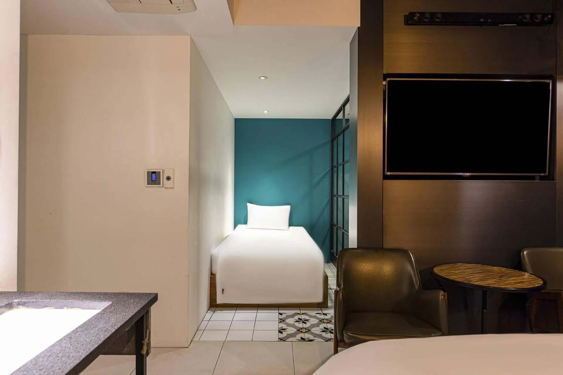 Bed in H-AVENUE Hotel Yeoksam