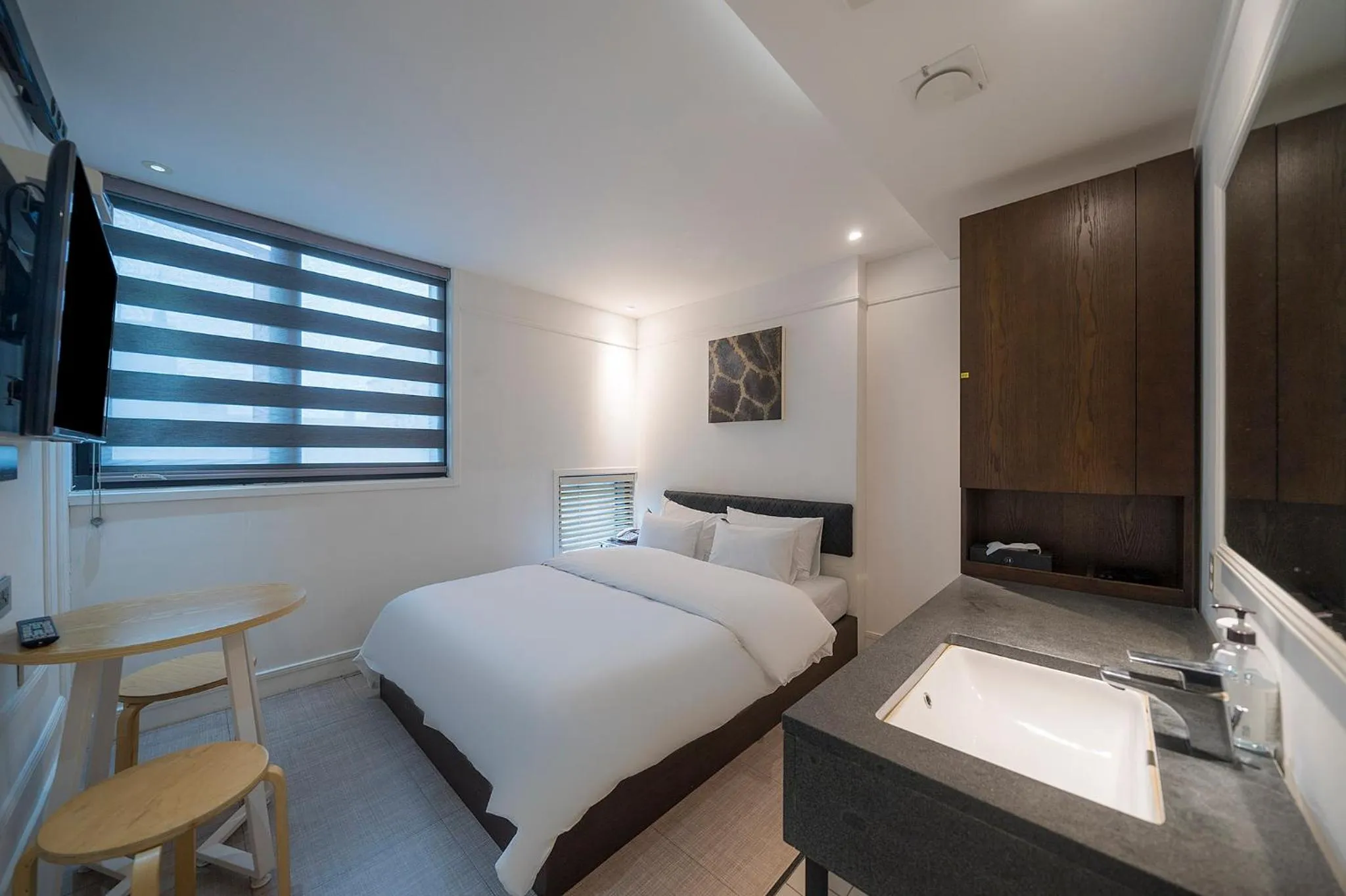 Bed in H-AVENUE Hotel Yeoksam