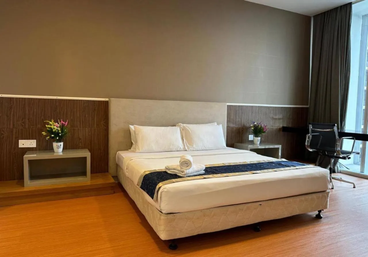 Bed in Platinum KLCC By YA Noor