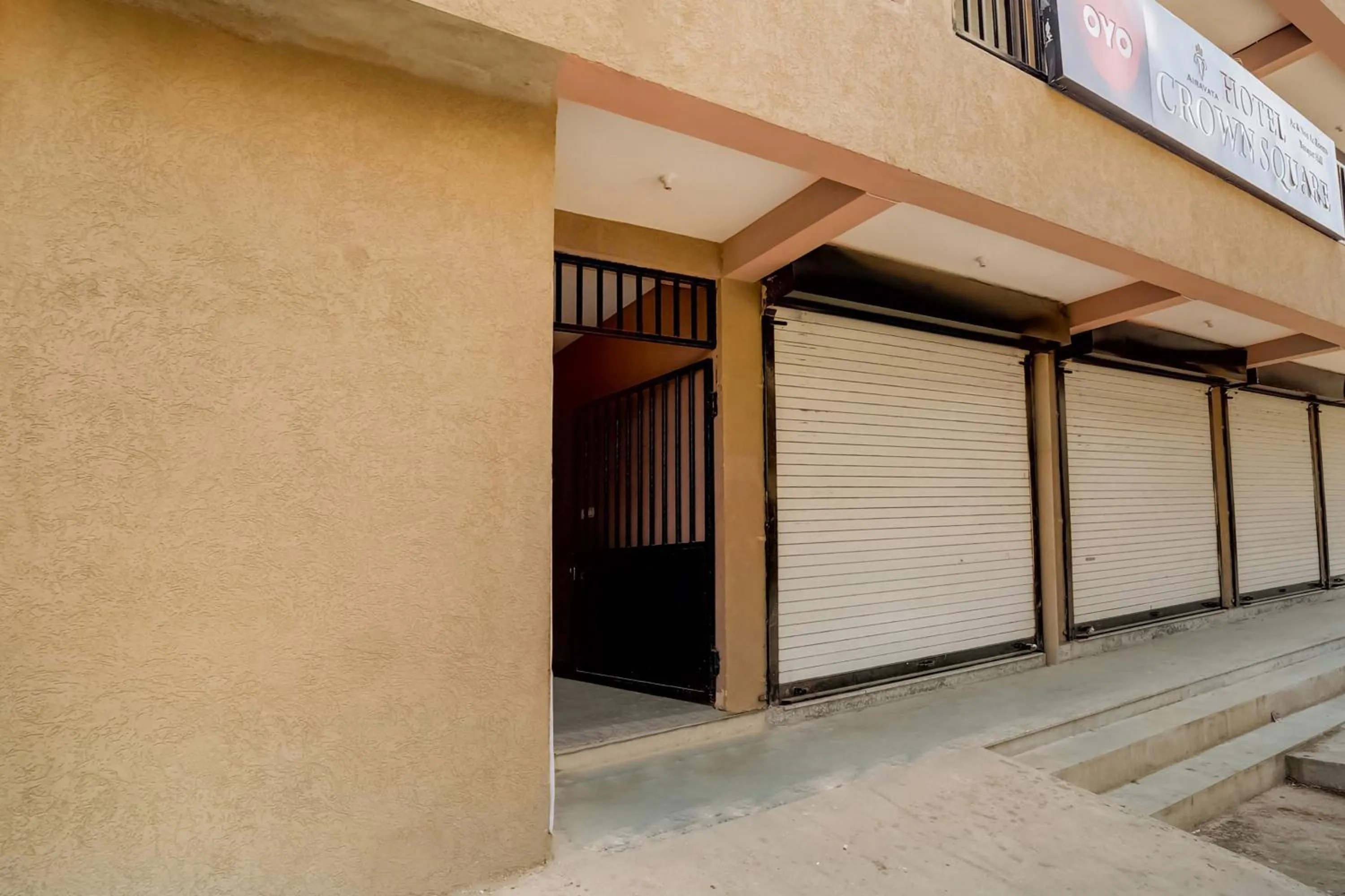 Facade/entrance in Hotel O Crown Square