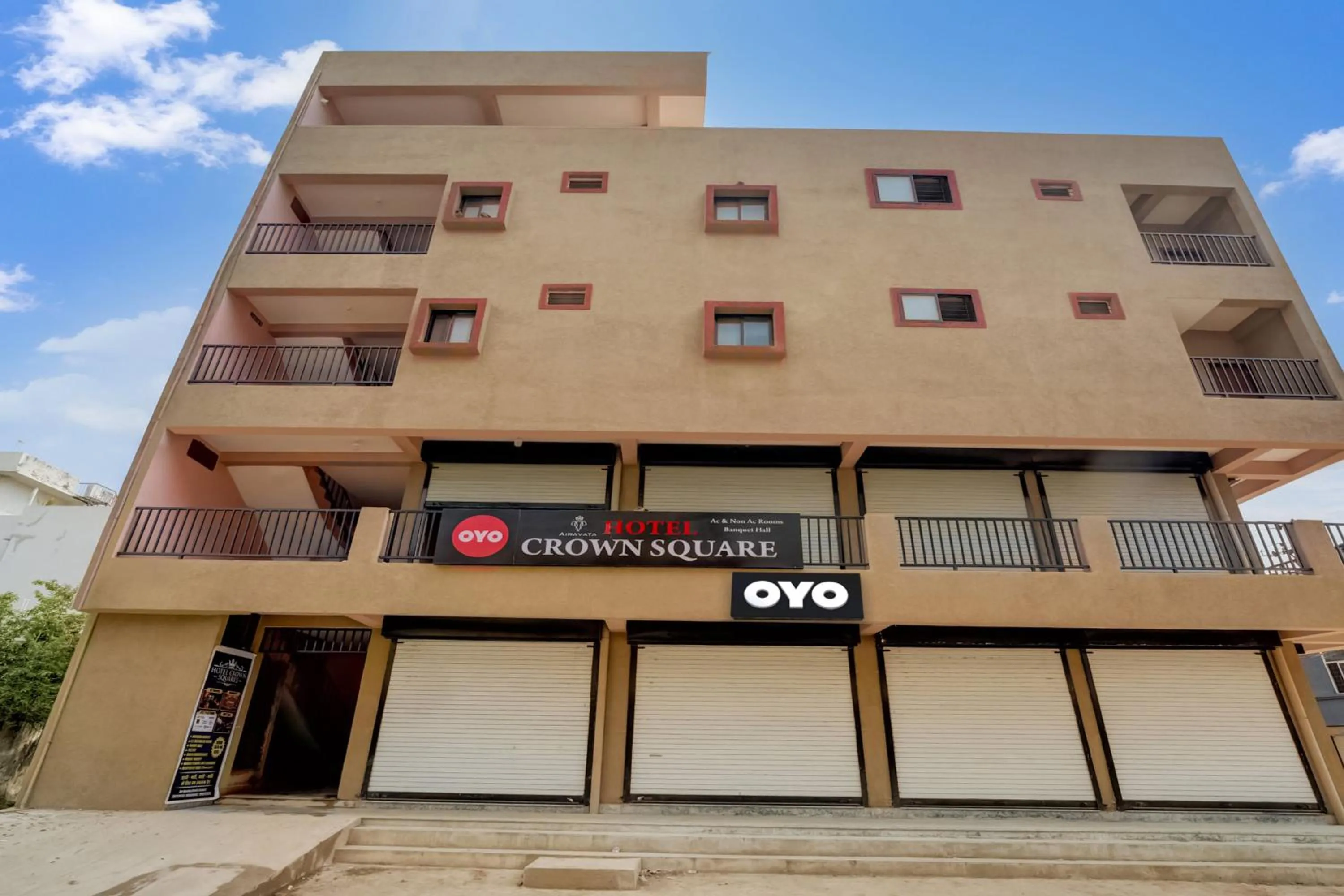 Facade/entrance in Hotel O Crown Square