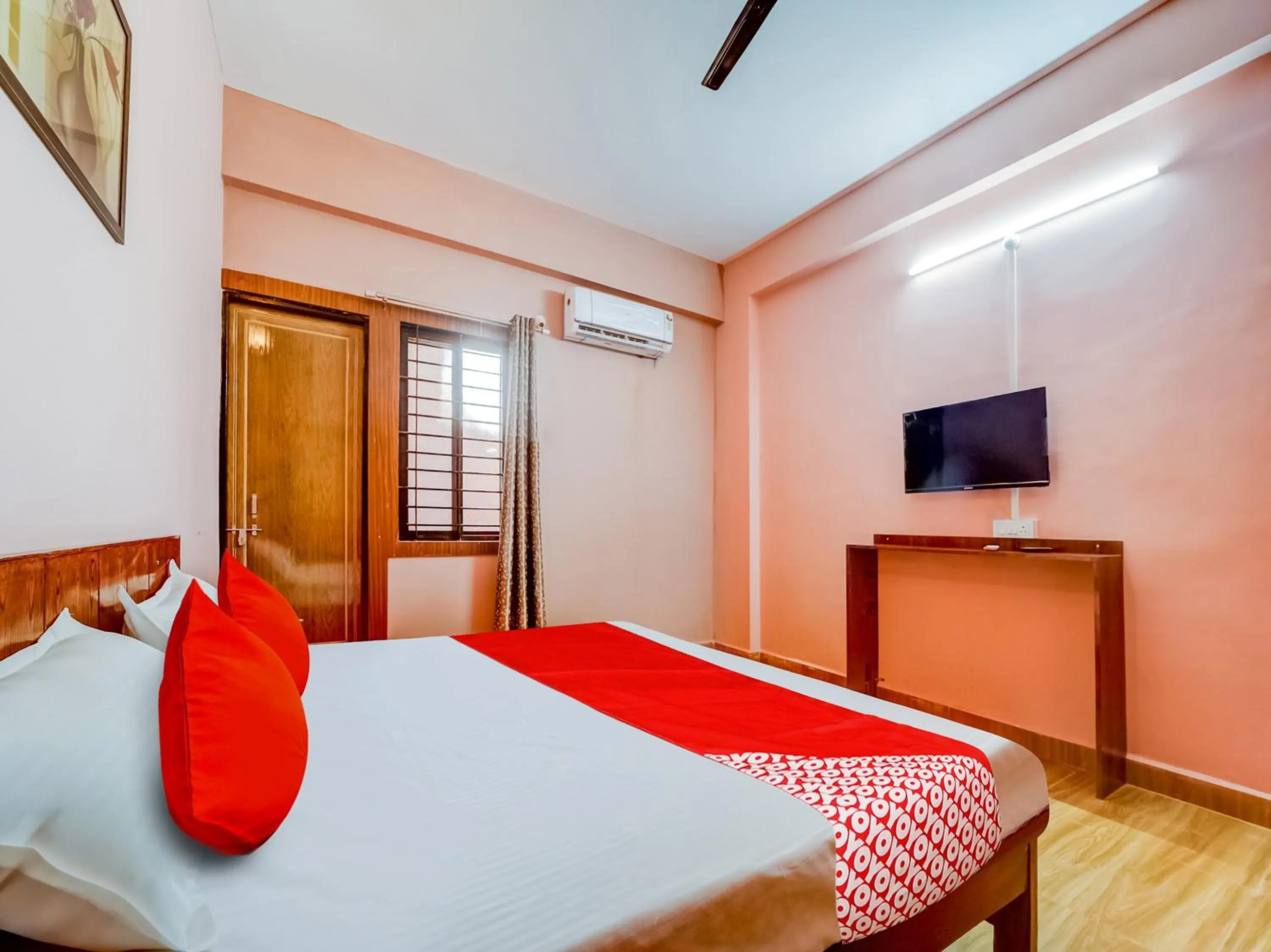 Bedroom, Bed in Hotel O Crown Square