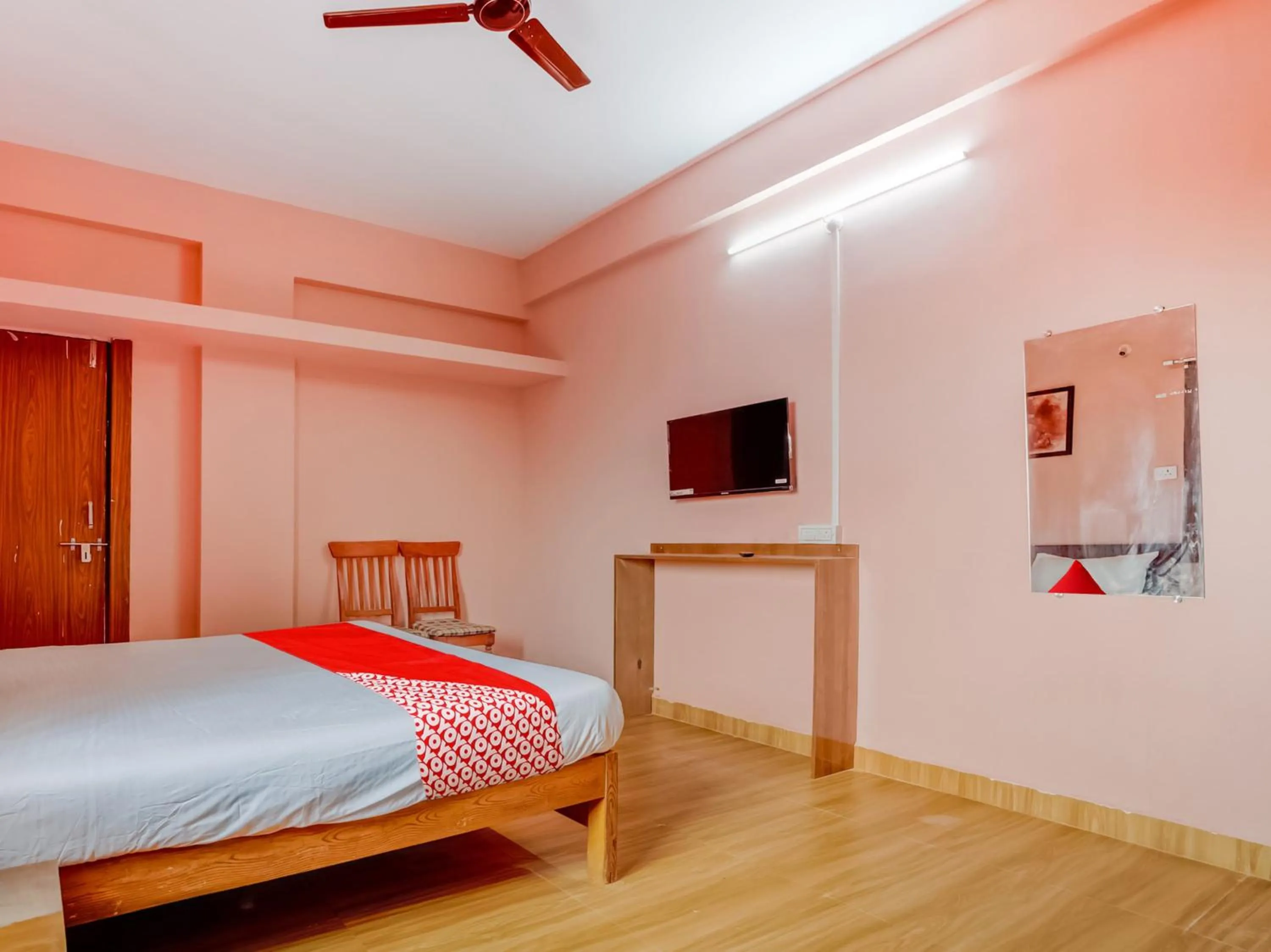 Bedroom, Bed in Hotel O Crown Square