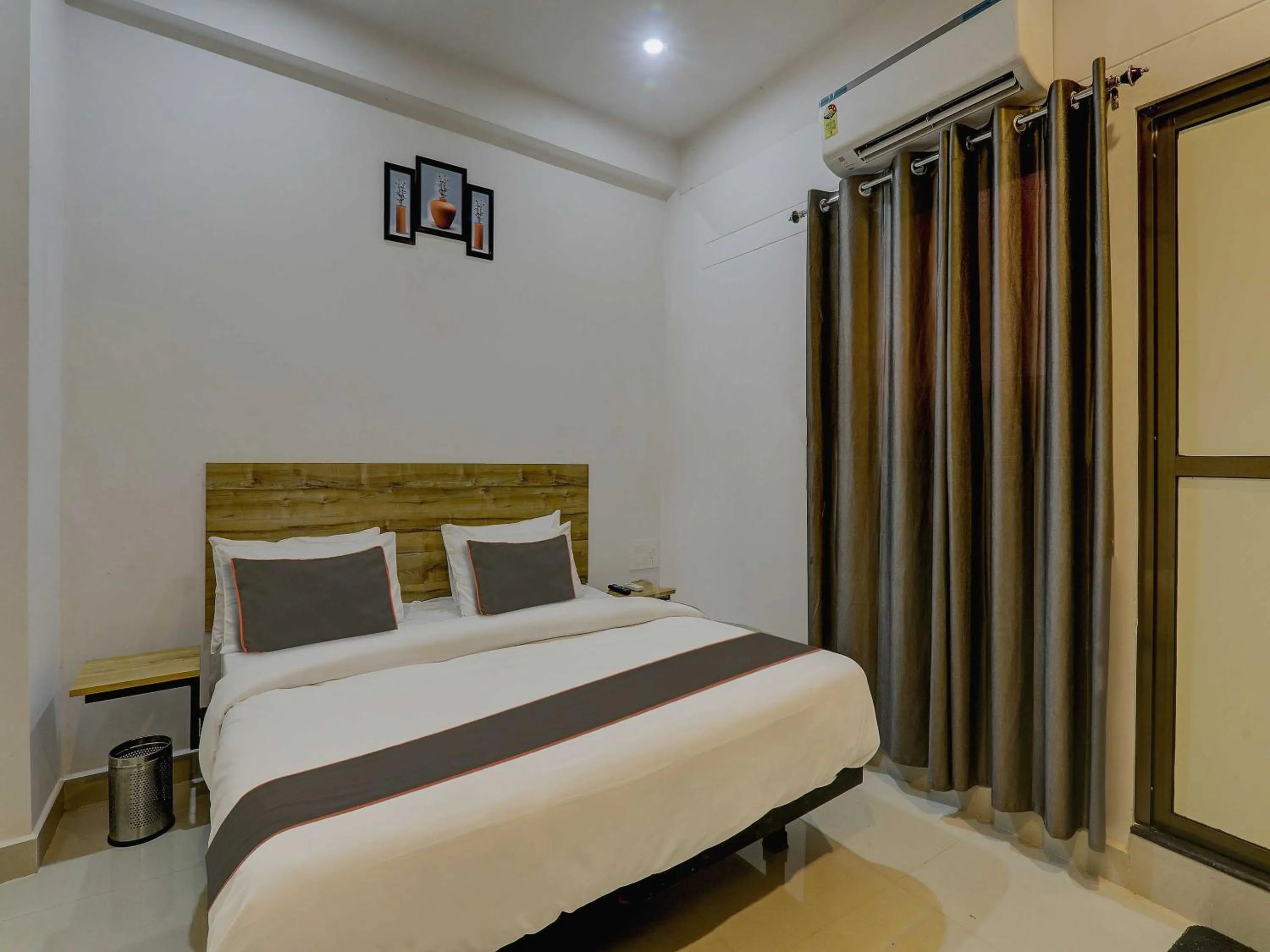 Bedroom, Bed in Super Collection O Paliwal's Paradise