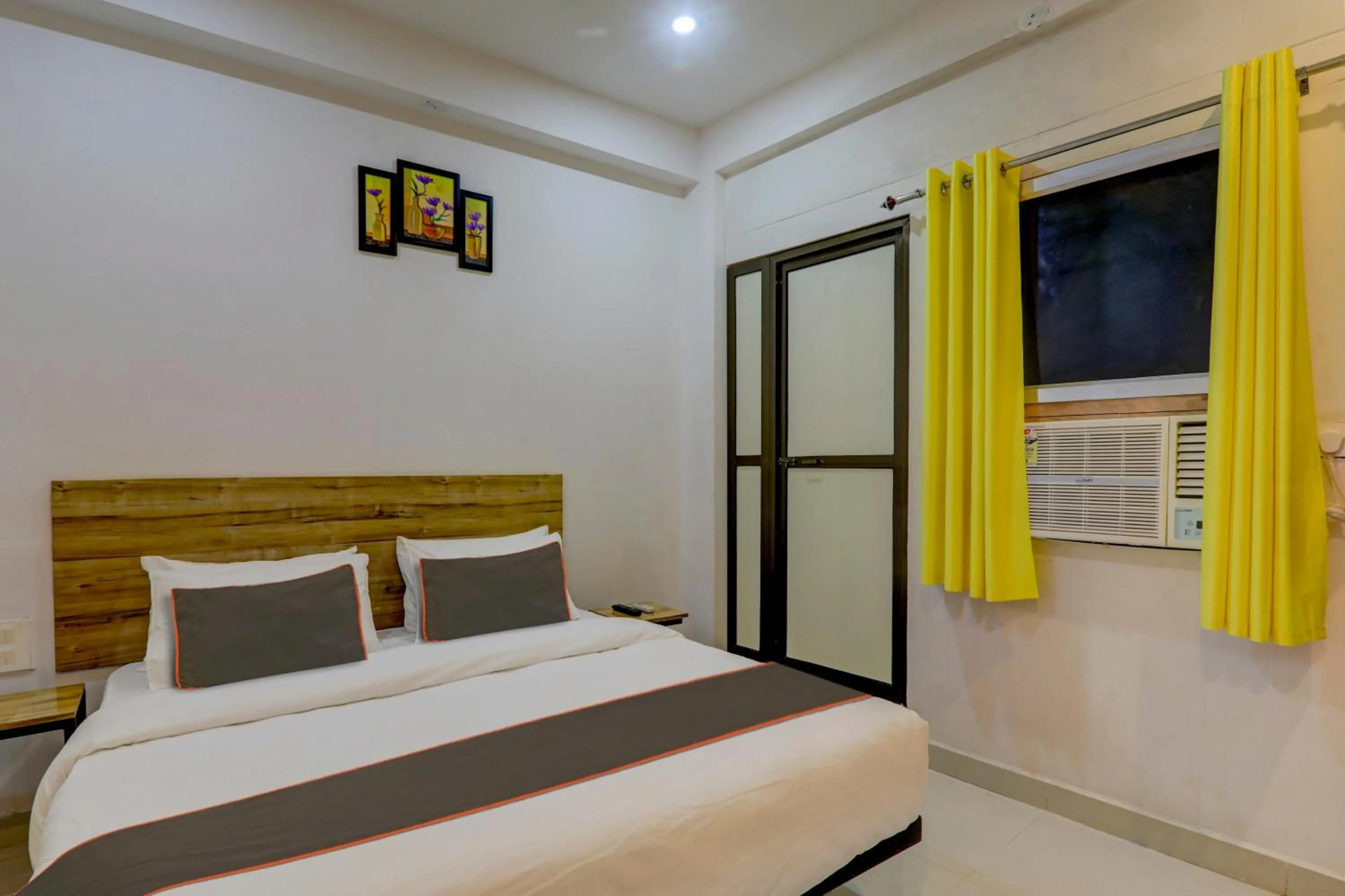 Bedroom, Bed in Super Collection O Paliwal's Paradise