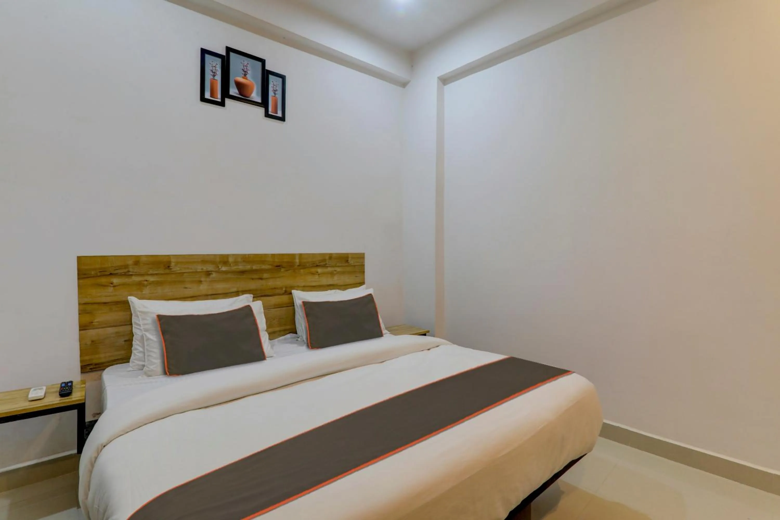 Bedroom, Bed in Super Collection O Paliwal's Paradise