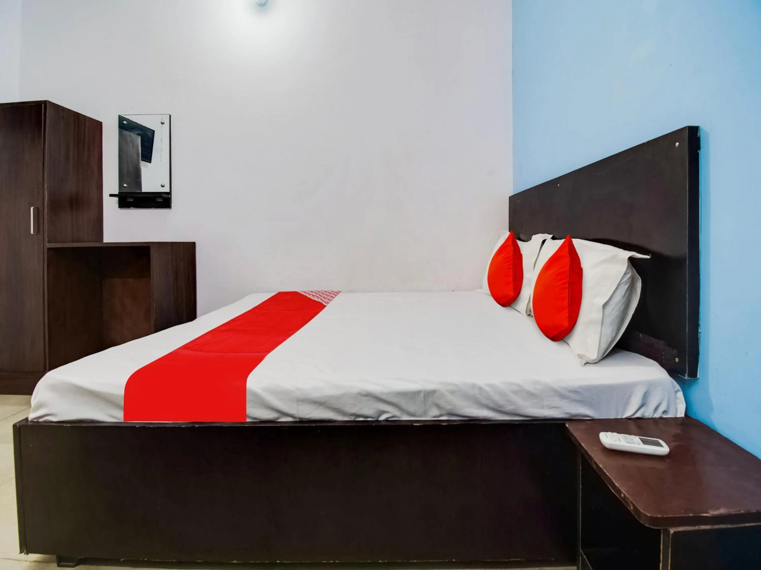 Bedroom, Bed in Hotel O The Grow Hotel Kanakpura Railway Station