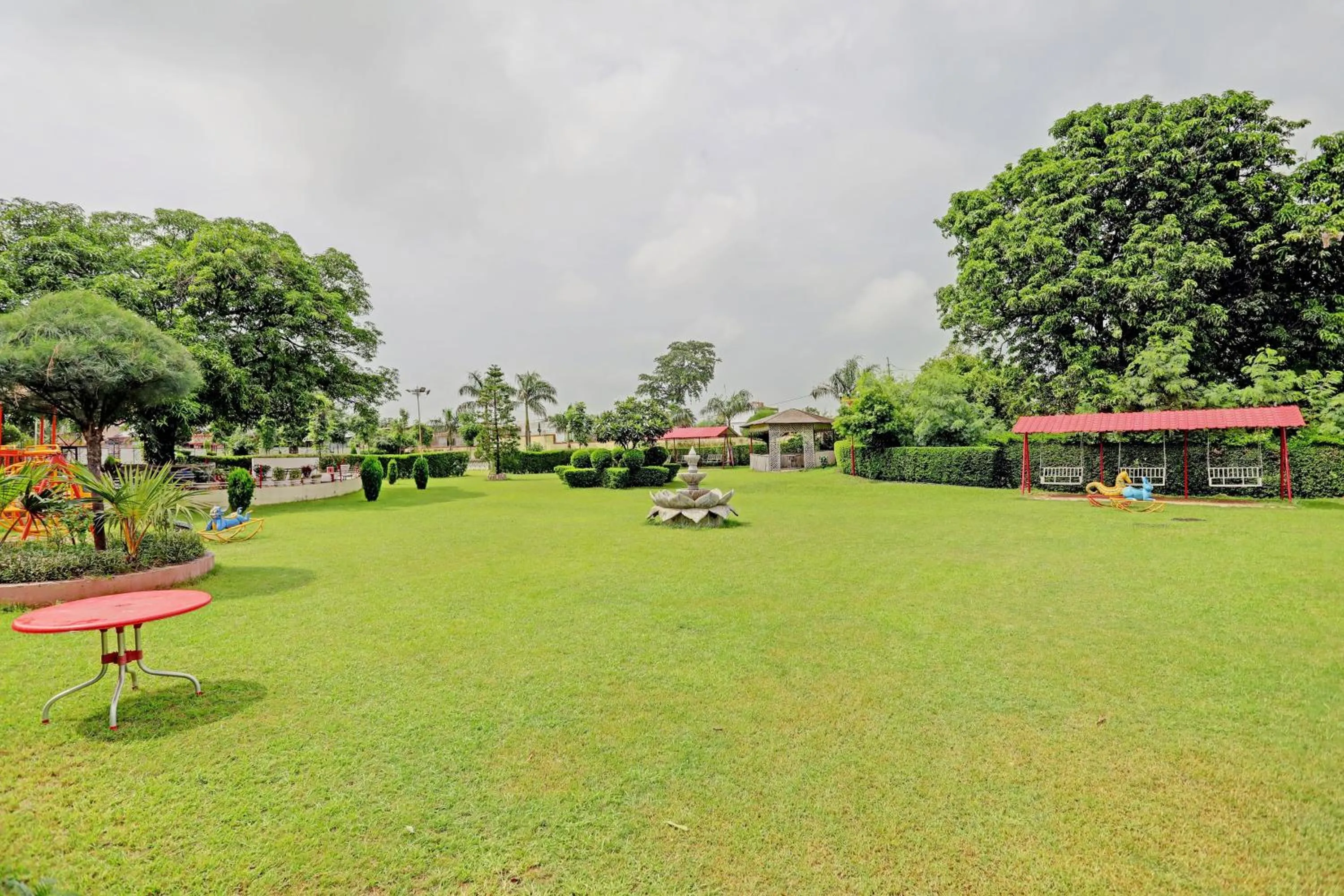 Facade/entrance in Hotel O Kubervatika