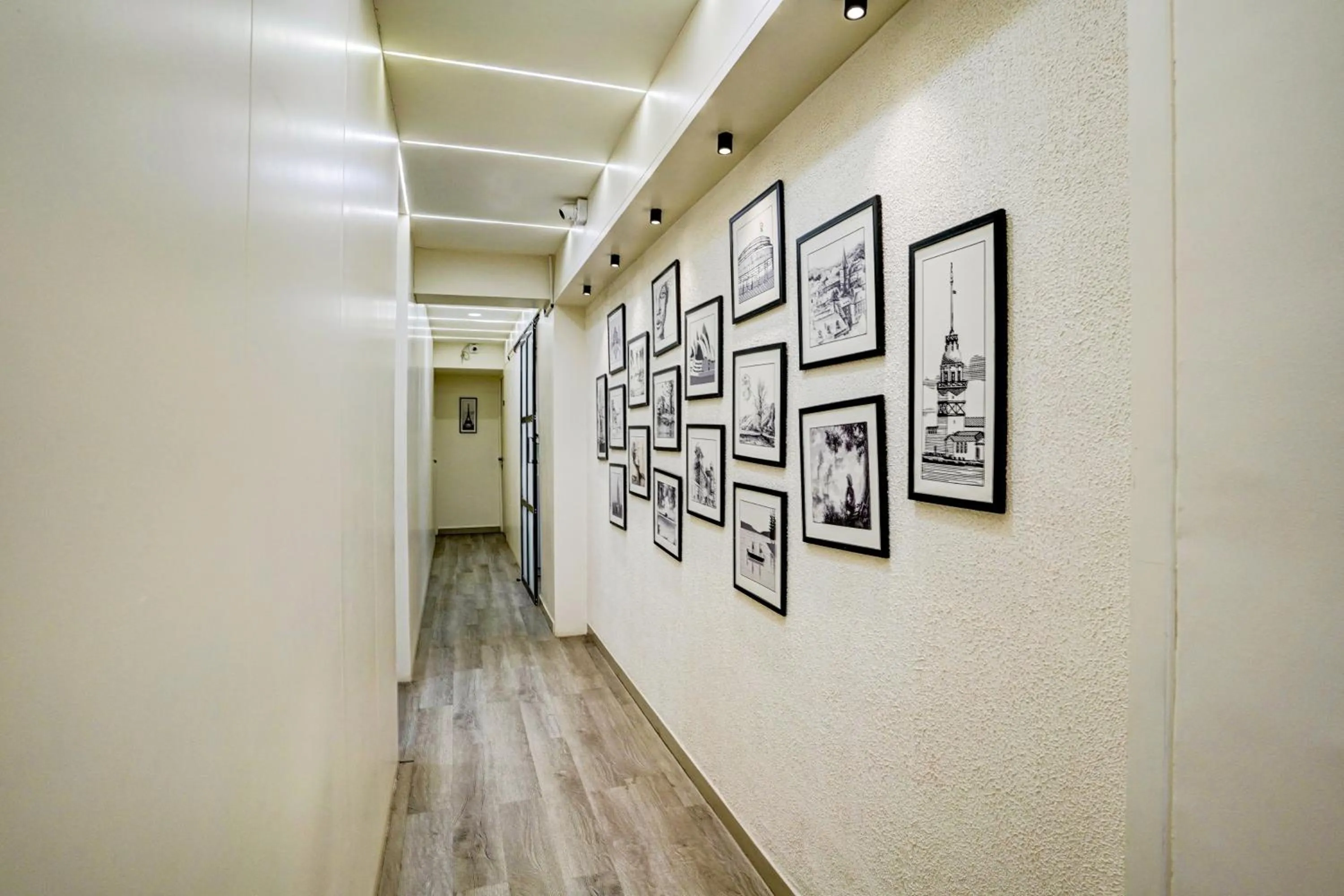 Lobby or reception in OYO Hotel R-one