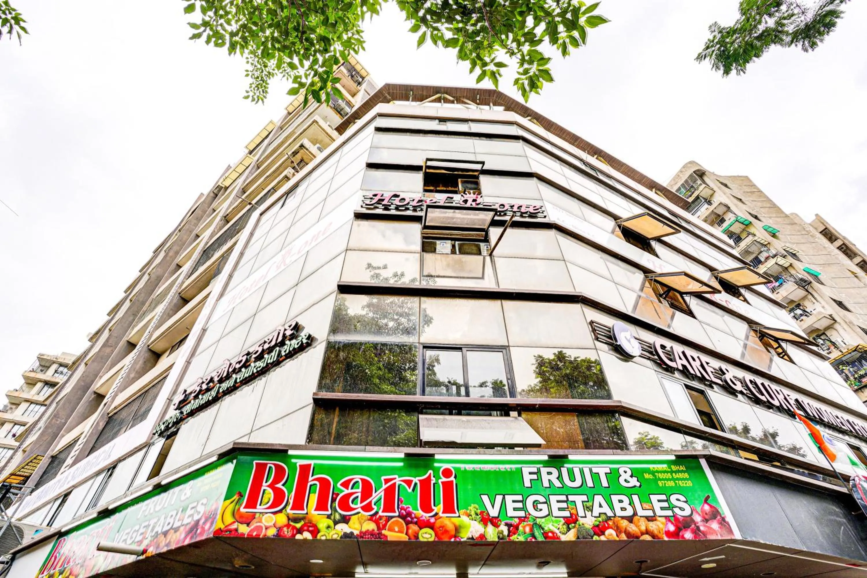 Facade/entrance in OYO Hotel R-one