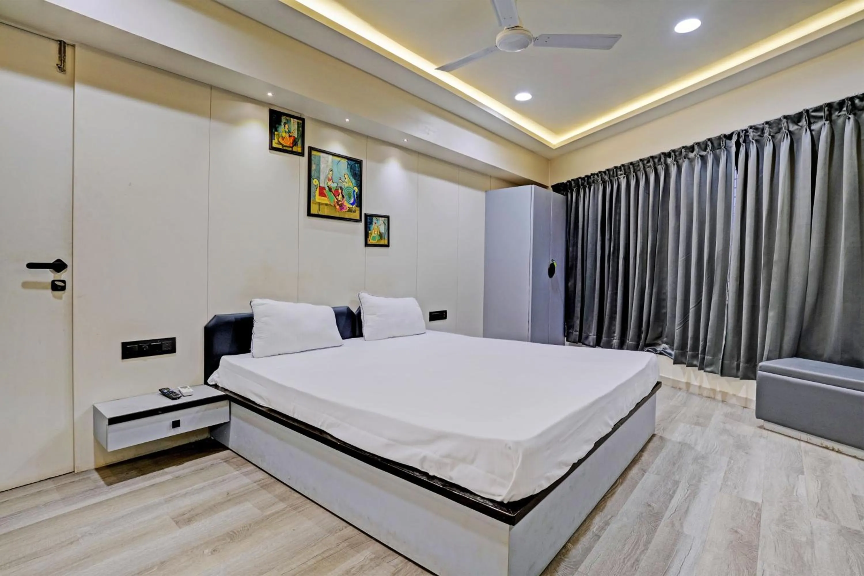 Bedroom in OYO Hotel R-one