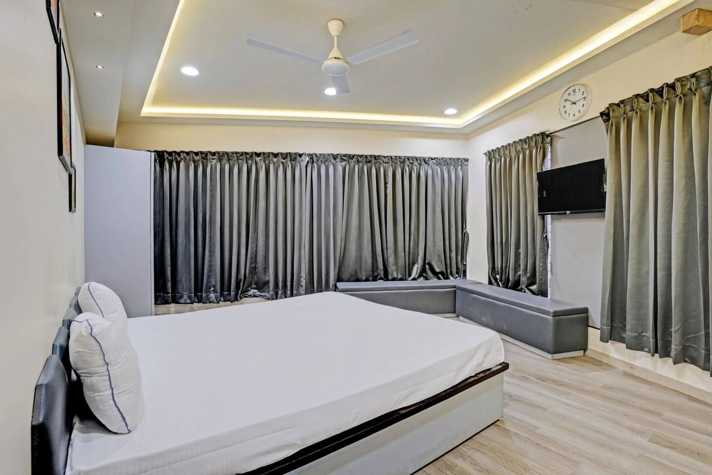 Bedroom in OYO Hotel R-one