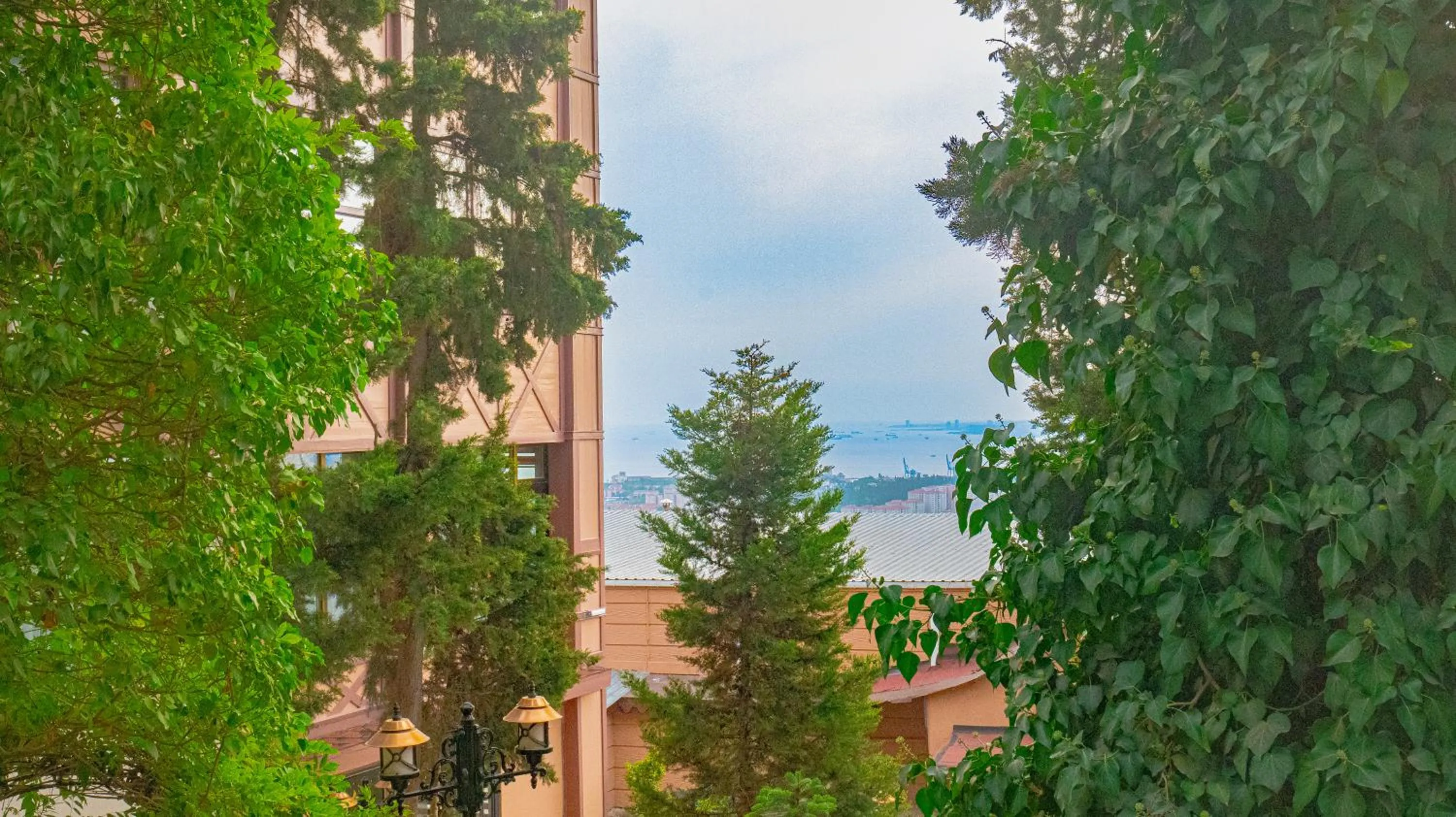 Garden in Elite Marmara Bosphorus Çamlıca