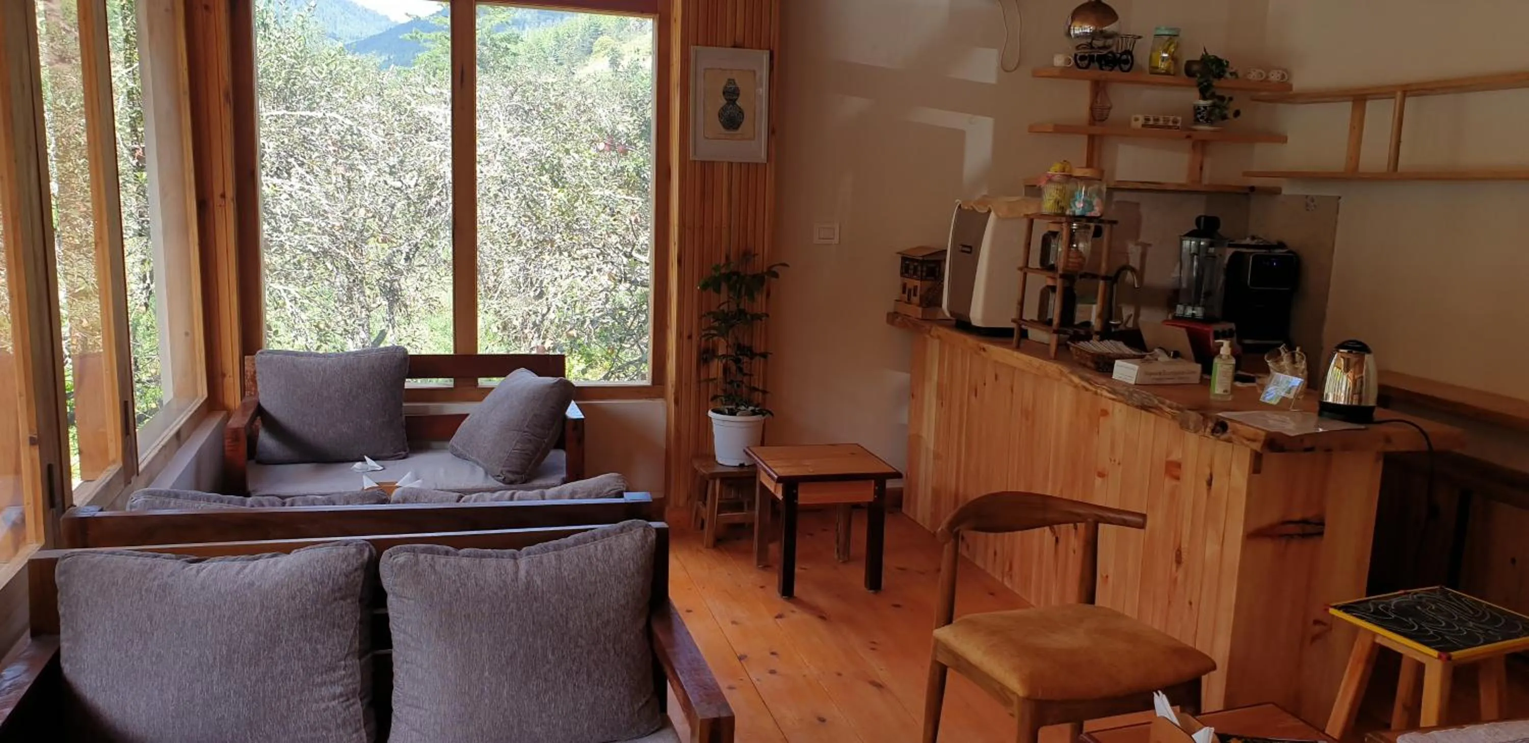 Coffee/tea facilities in Om Amriti