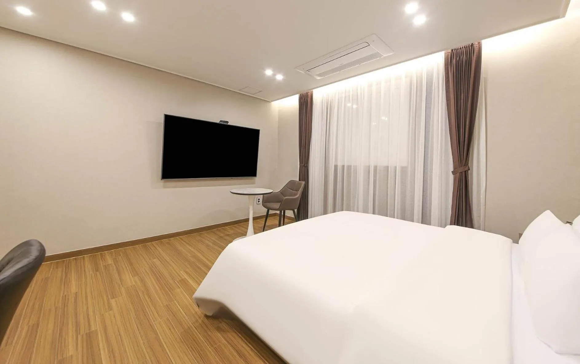 Bed in Brown Dot Hotel Sinan