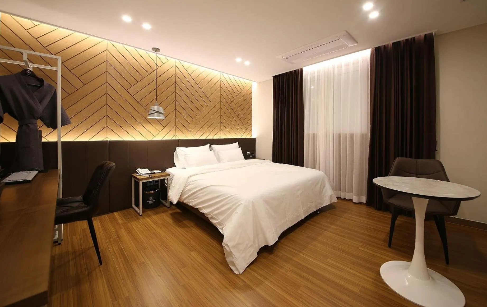 Bed in Brown Dot Hotel Sinan