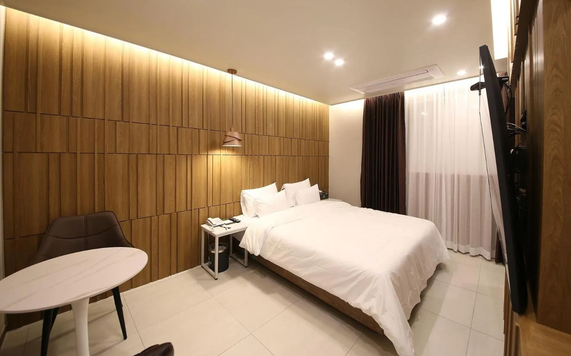 Bed in Brown Dot Hotel Sinan