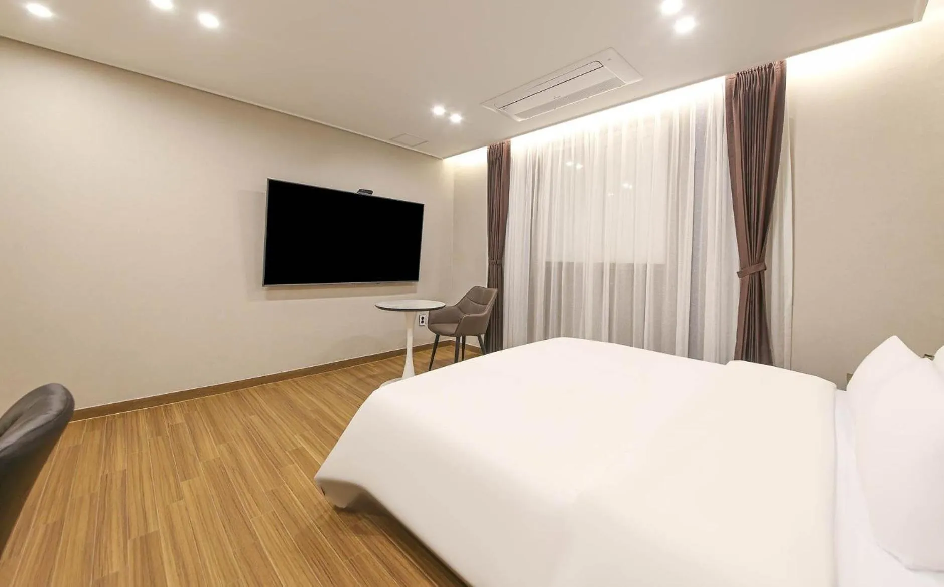 Bed in Brown Dot Hotel Sinan