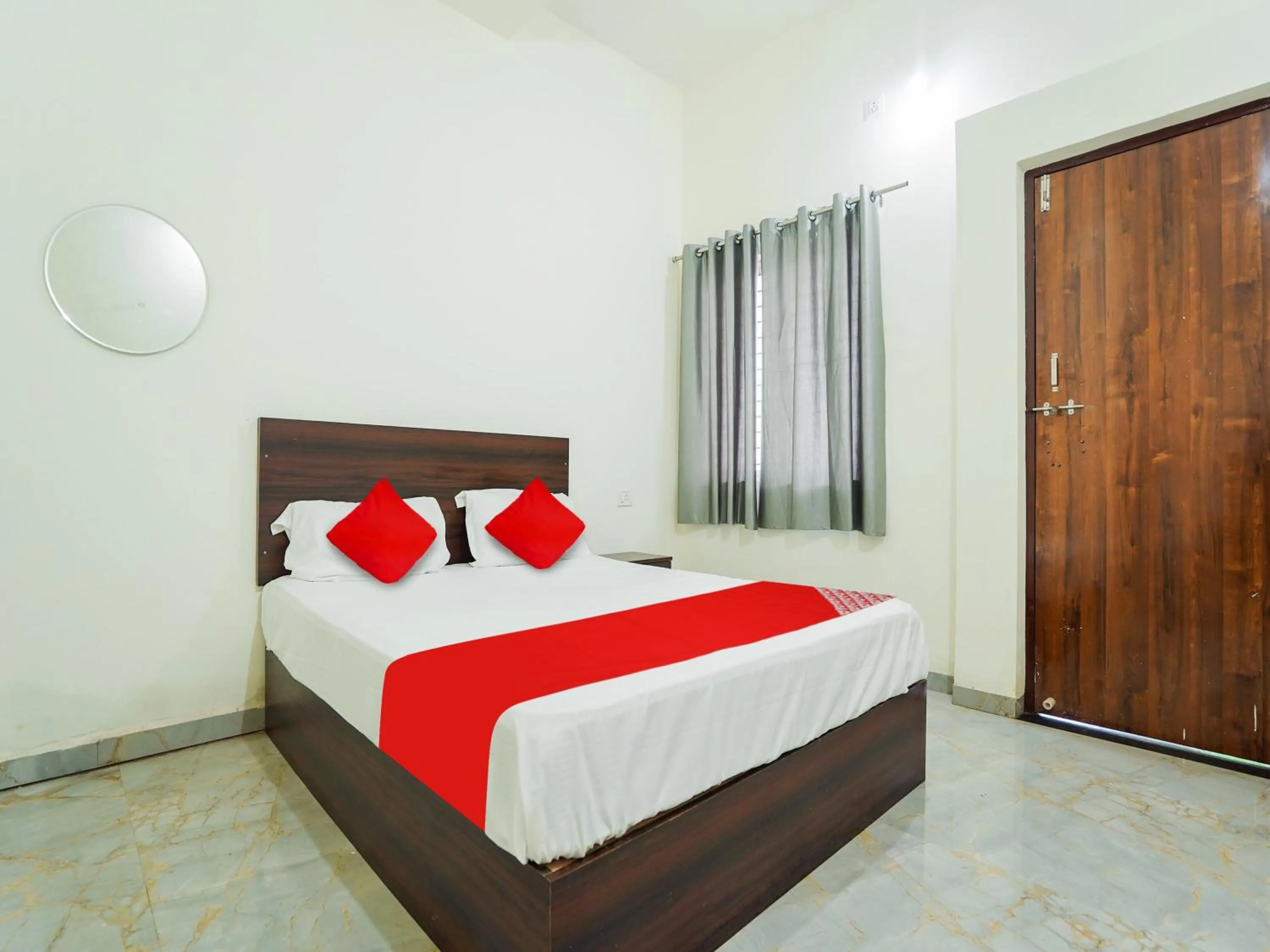 Bedroom, Bed in SPOT ON Hotel Friend's Park