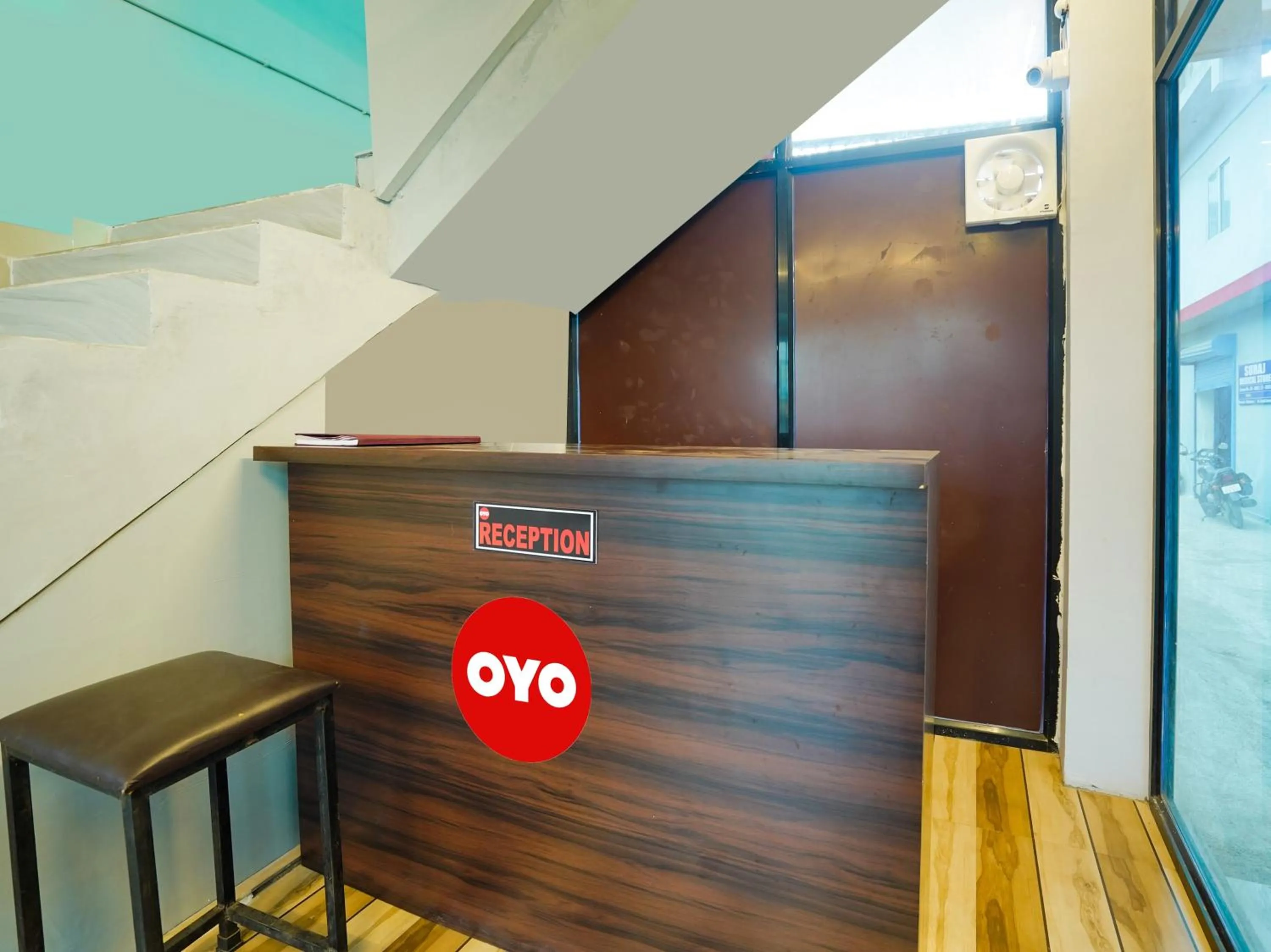 Lobby or reception in SPOT ON Hotel Friend's Park