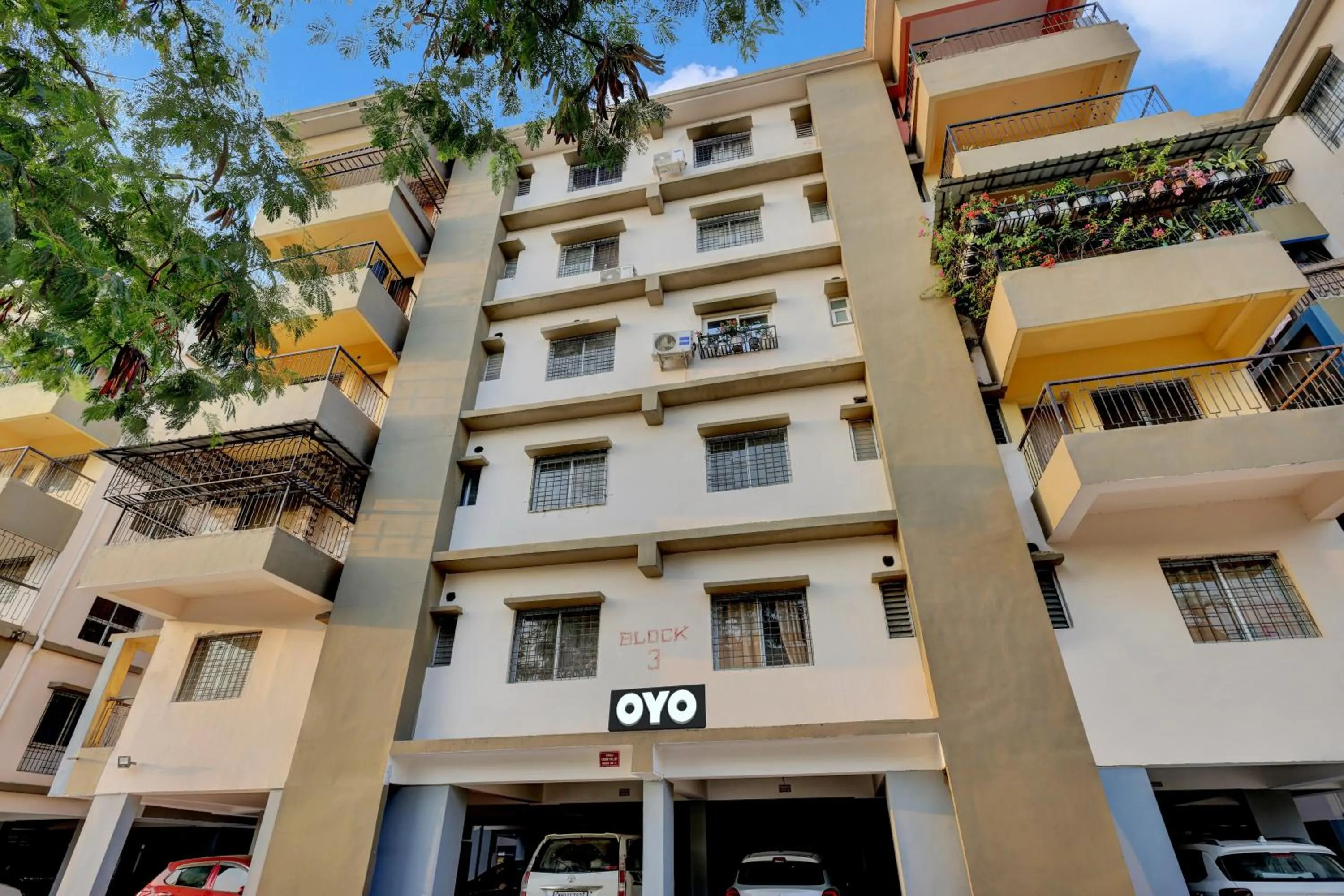 Facade/entrance, Property Building in OYO Flagship Larica Green Valley