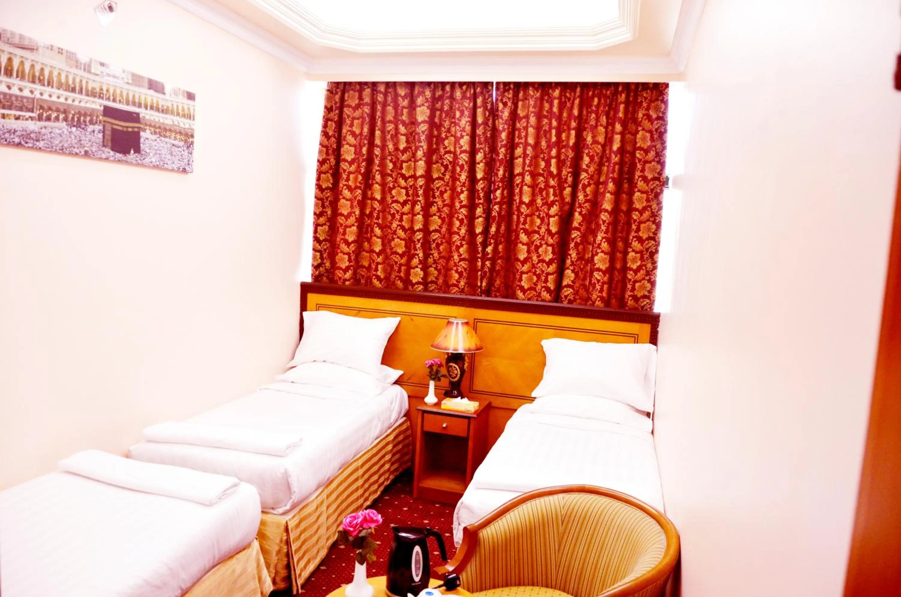 Bedroom in Anwar Al Deafah Hotel