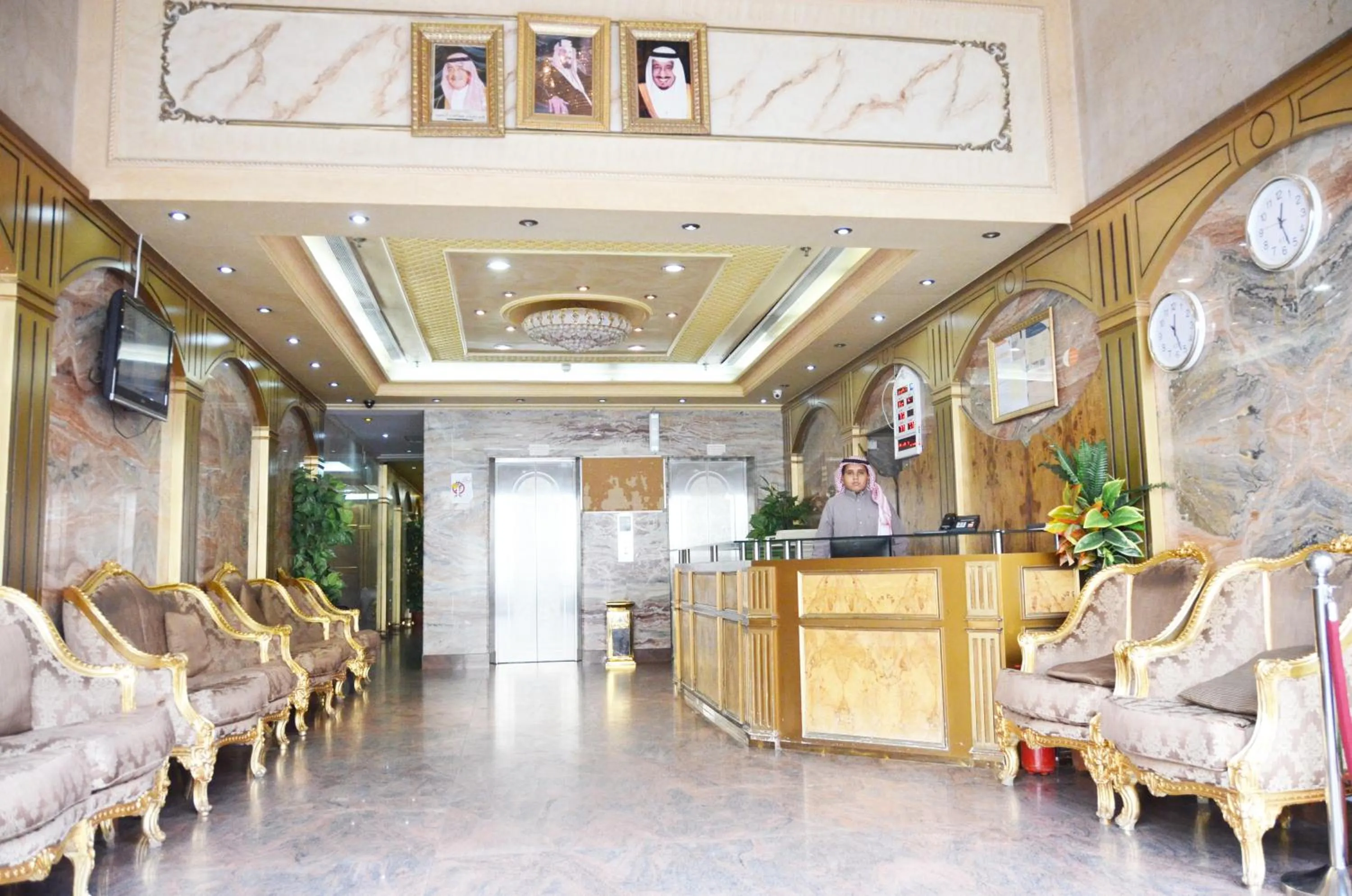 Lobby or reception in Anwar Al Deafah Hotel