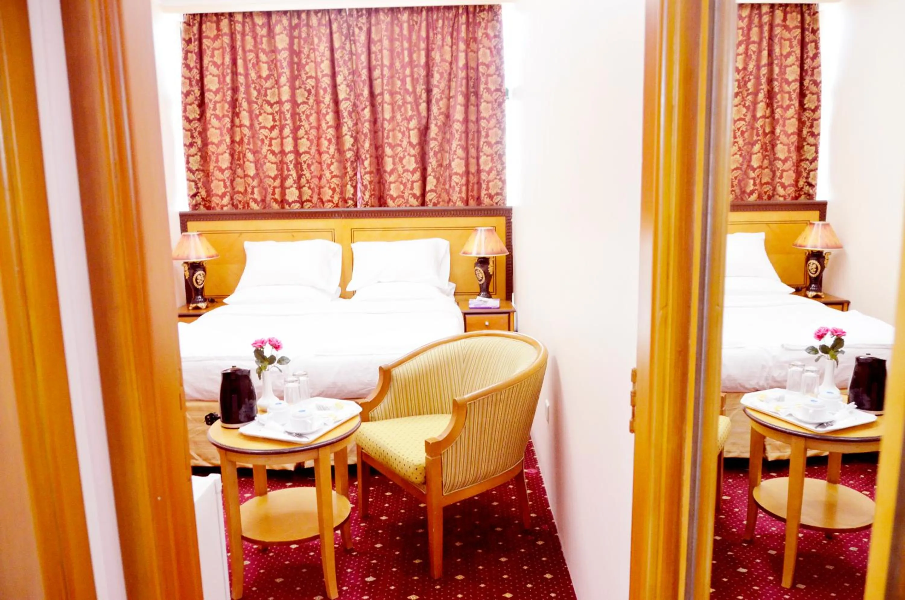 Bedroom in Anwar Al Deafah Hotel