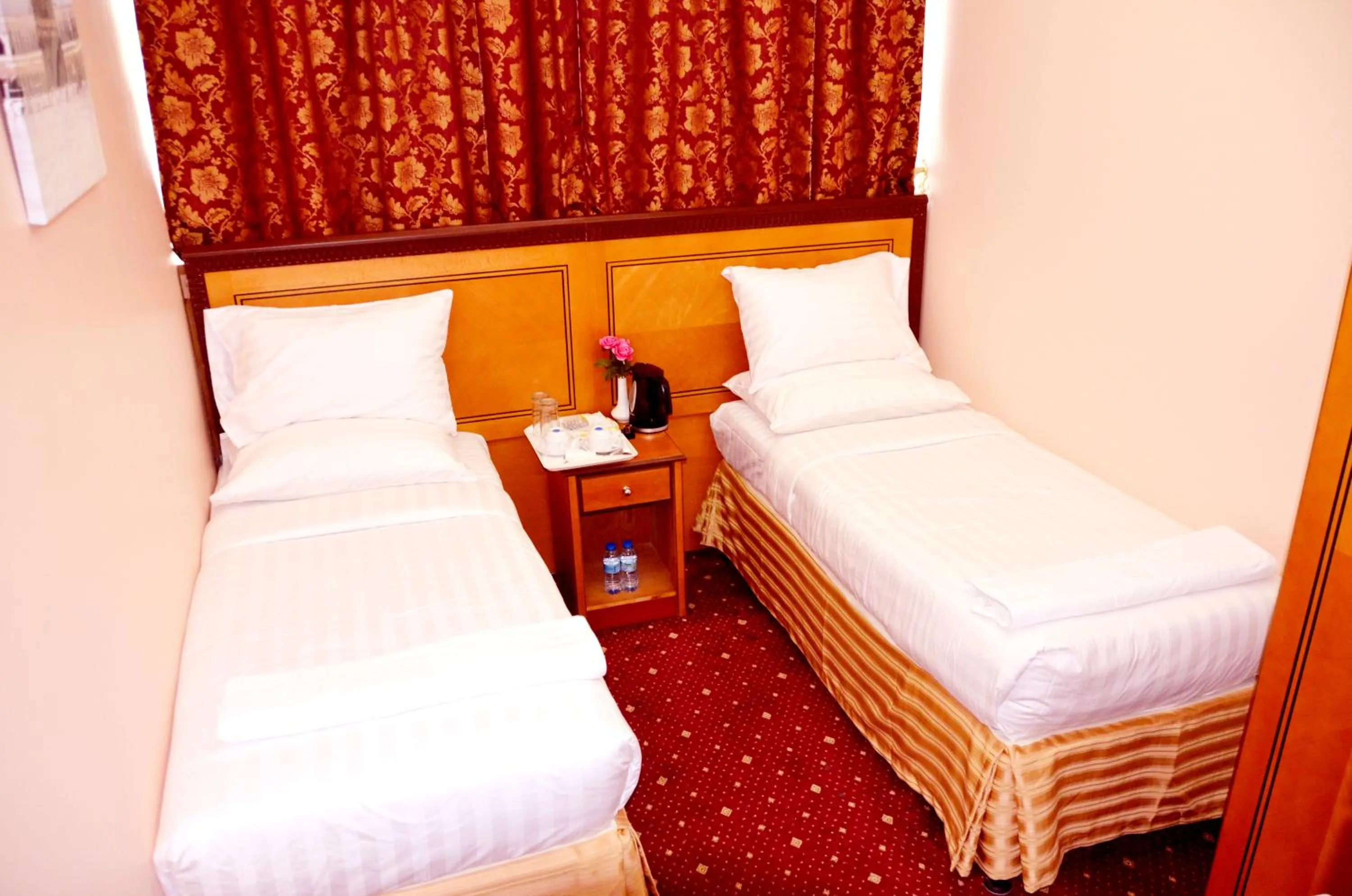 Bedroom in Anwar Al Deafah Hotel