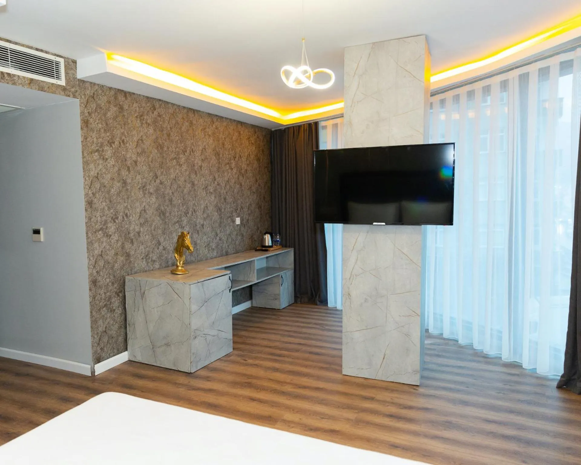 TV and multimedia in The Hera Business Hotels & Spa