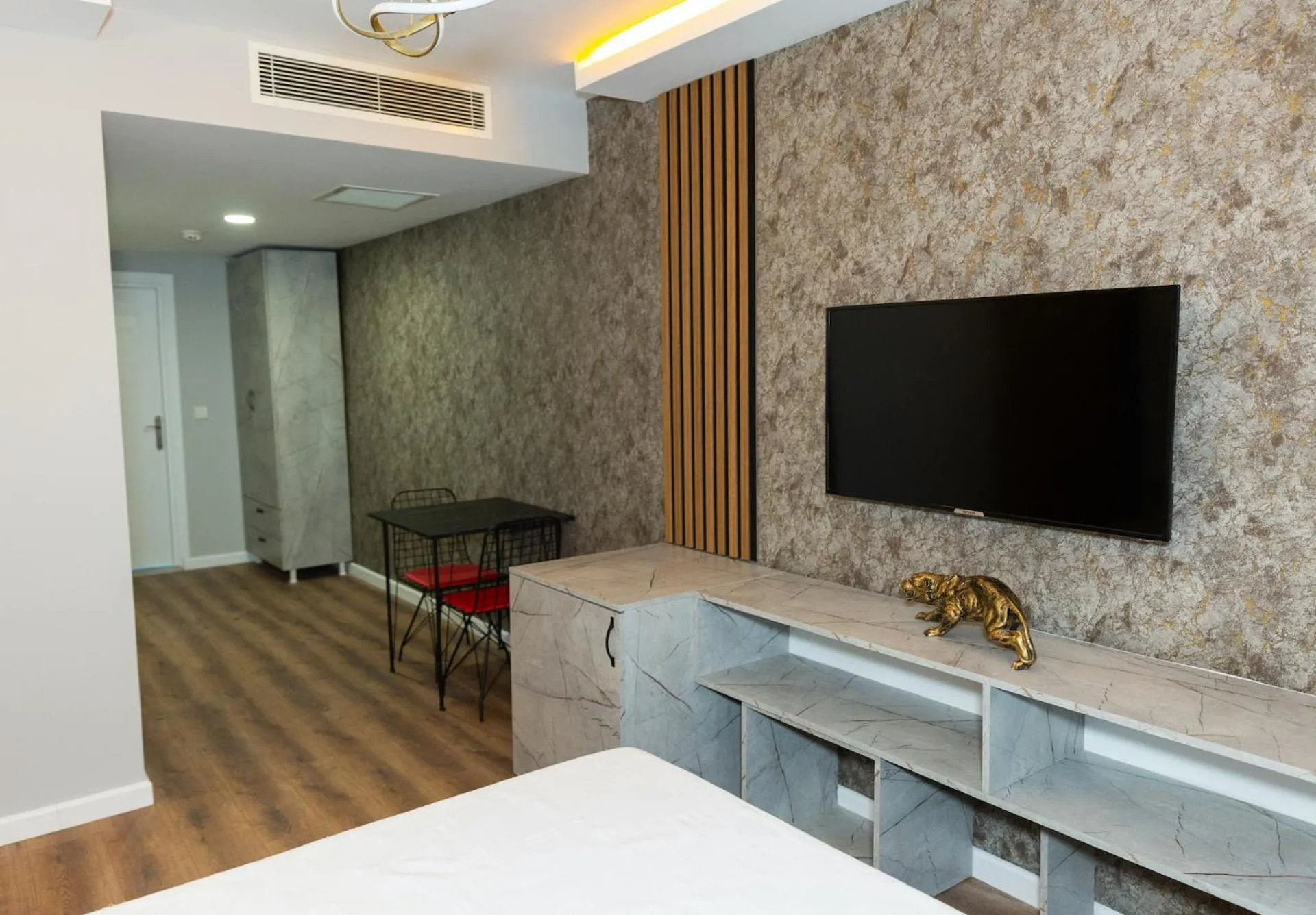 TV and multimedia in The Hera Business Hotels & Spa