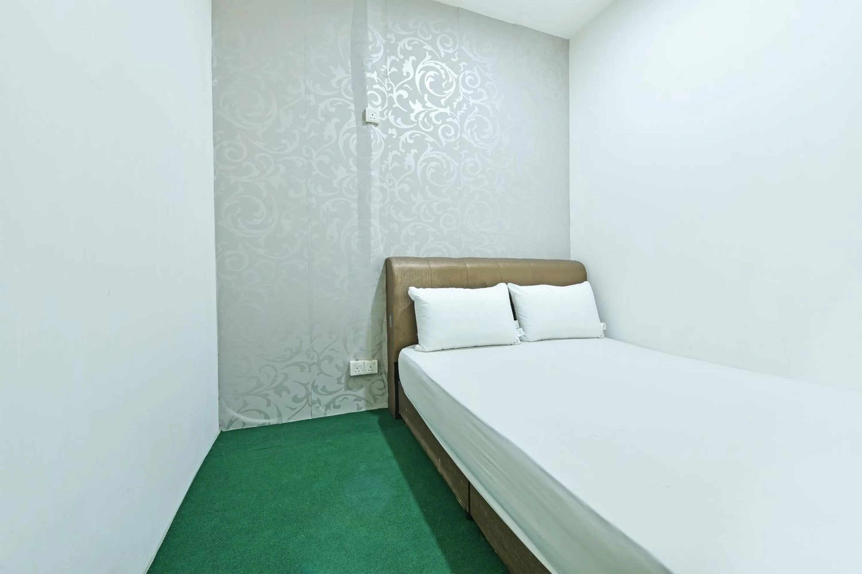 Photo of the whole room in SPOT ON 90850 Ehsan Travels Home