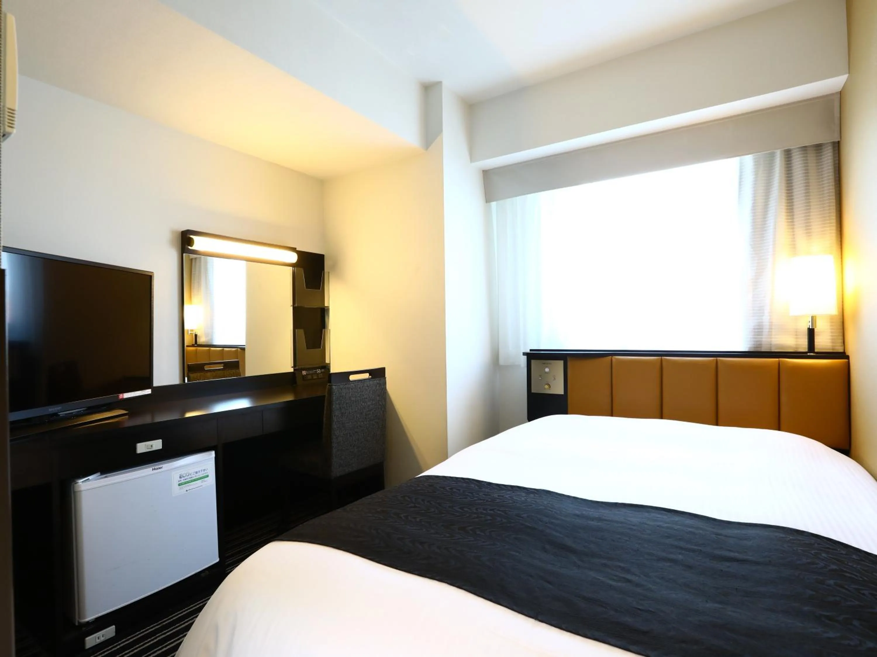 Photo of the whole room, Bed in APA Hotel Higashi Nihombashi Ekimae