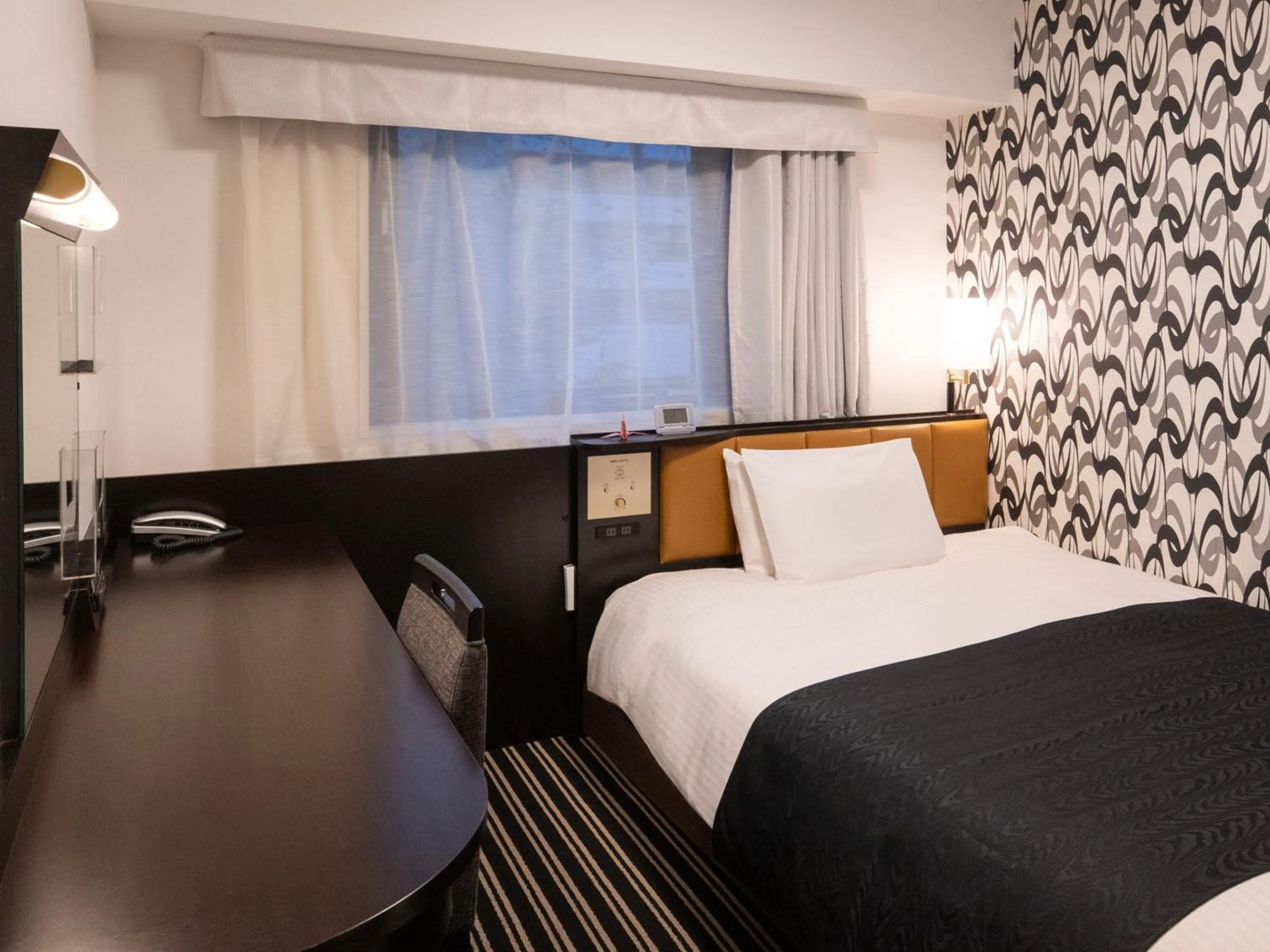 Photo of the whole room, Bed in APA Hotel Higashi Nihombashi Ekimae