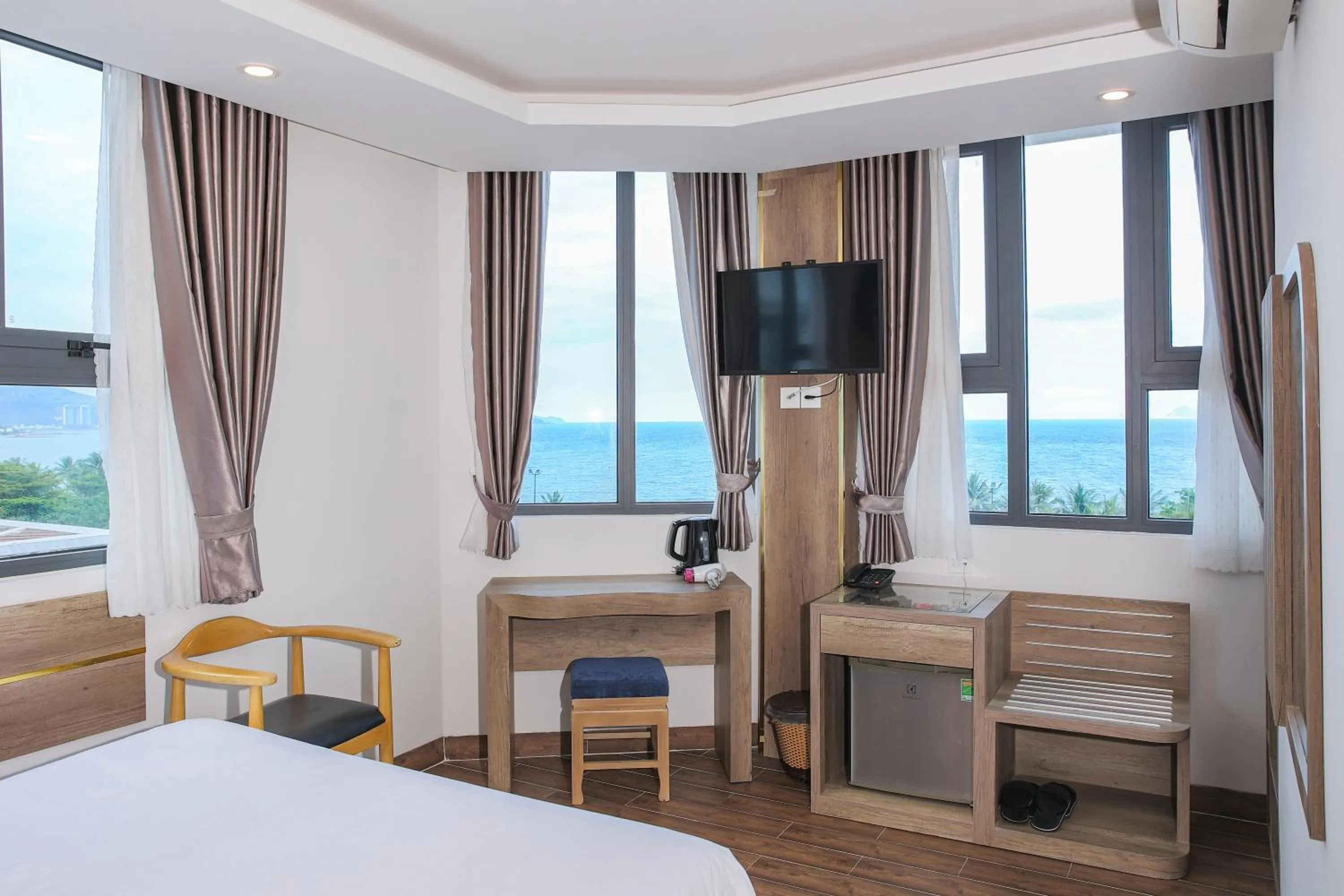 Natural landscape, Bed in Azura Gold Hotel & Apartment