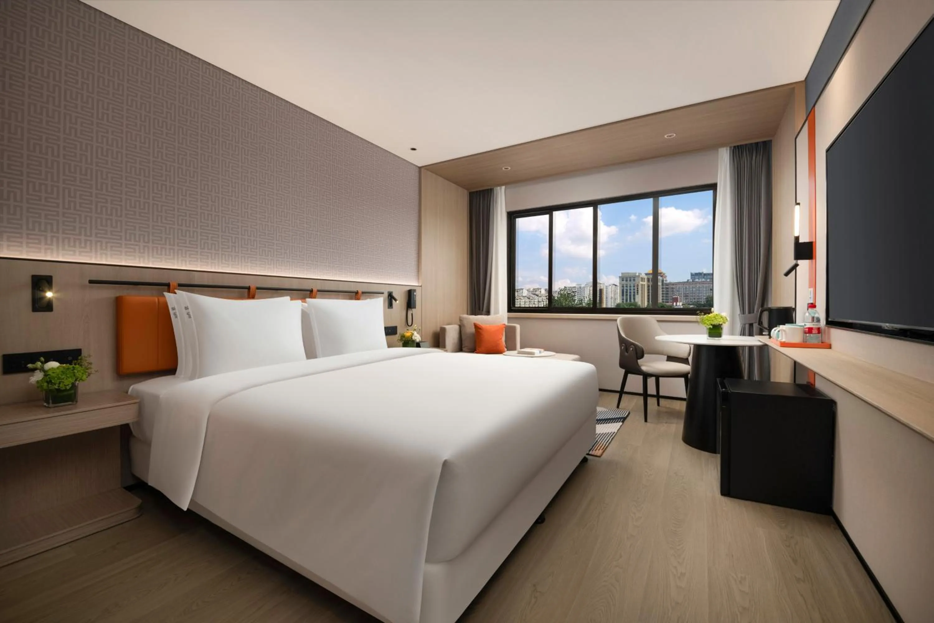 Photo of the whole room, Bed in Holiday Inn Express Beijing Downtown by IHG