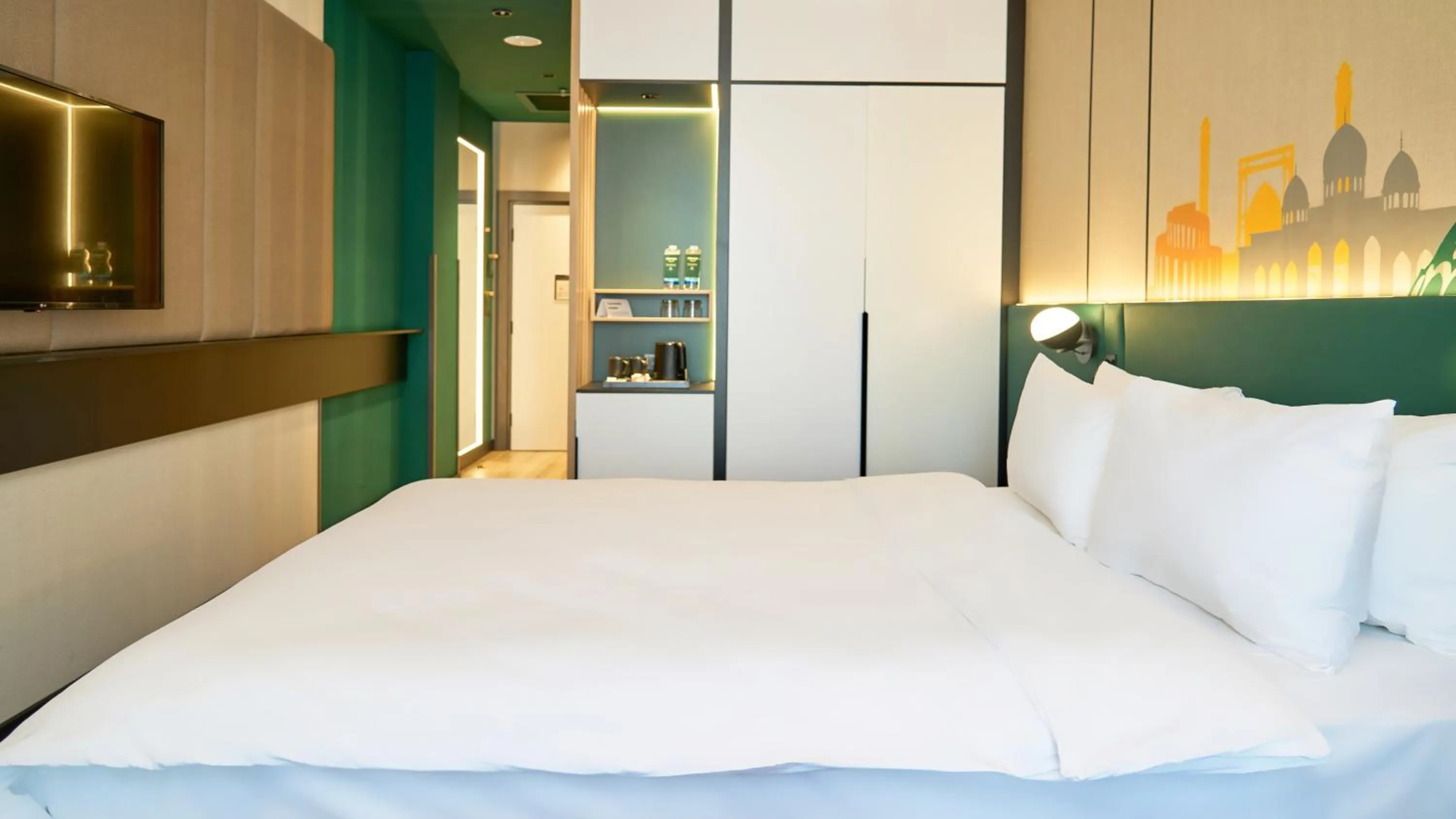 Coffee/tea facilities, Bed in Holiday Inn Tashkent City by IHG