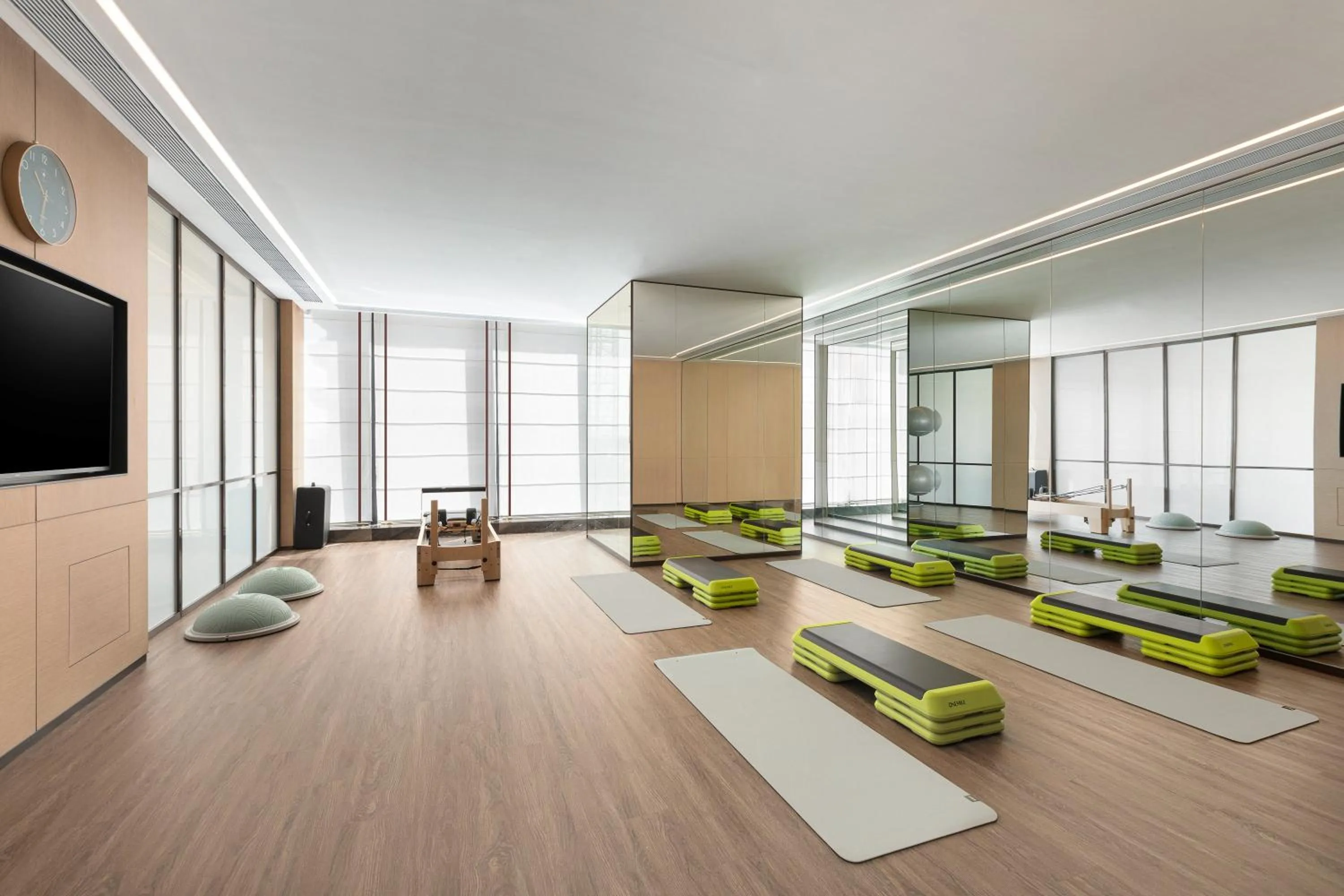 Fitness centre/facilities in Crowne Plaza Jinan Runhua by IHG