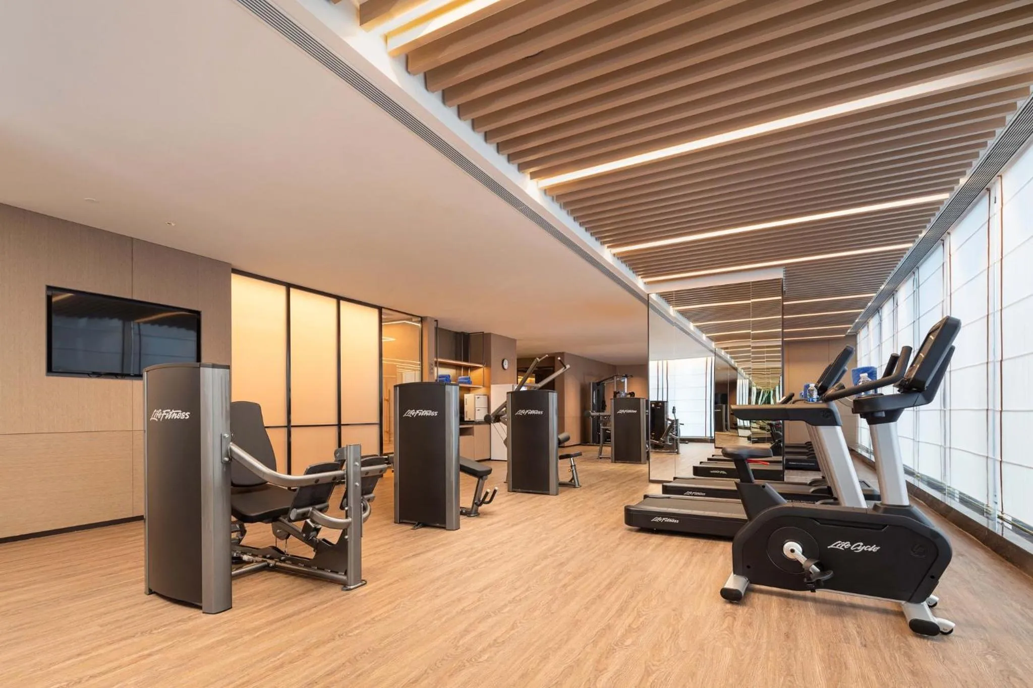 Fitness centre/facilities in Crowne Plaza Jinan Runhua by IHG