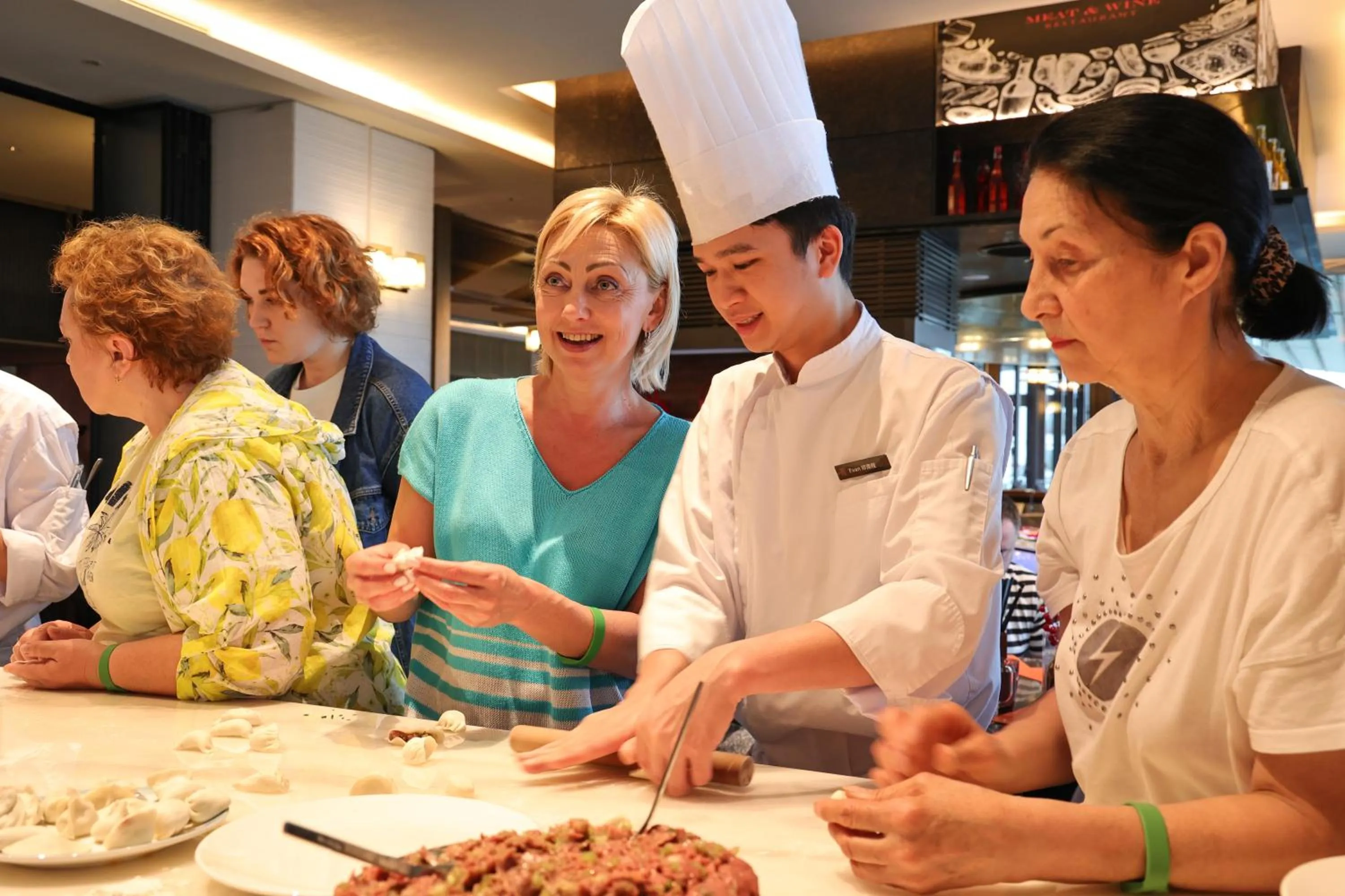 Activities in HUALUXE Sanya Yalong Bay Resort