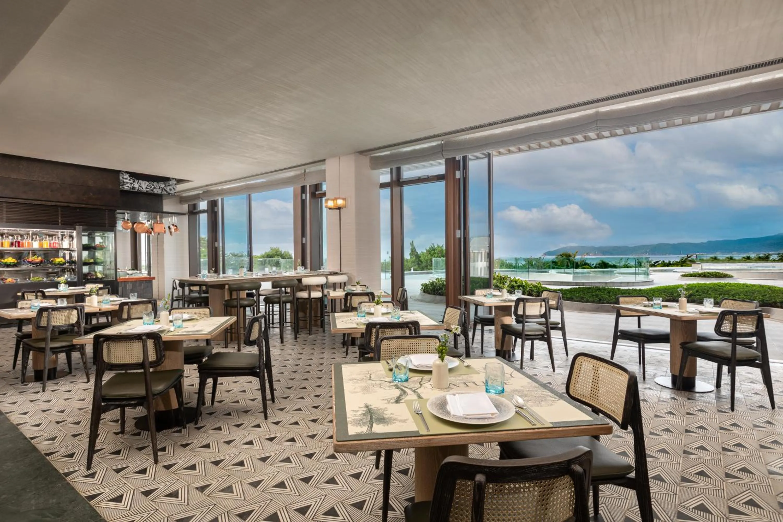 Breakfast in HUALUXE Sanya Yalong Bay Resort