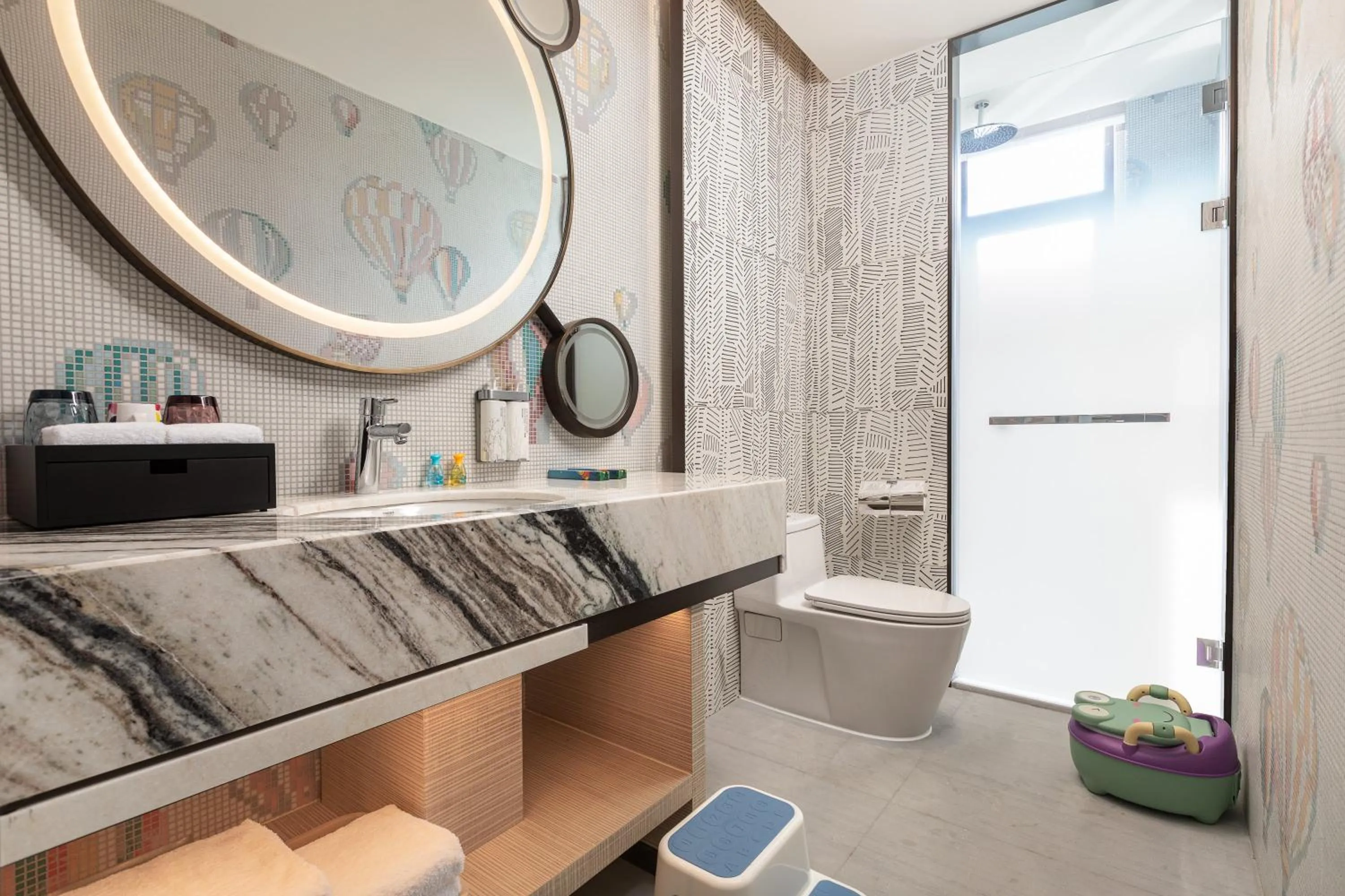 Bathroom in HUALUXE Sanya Yalong Bay Resort