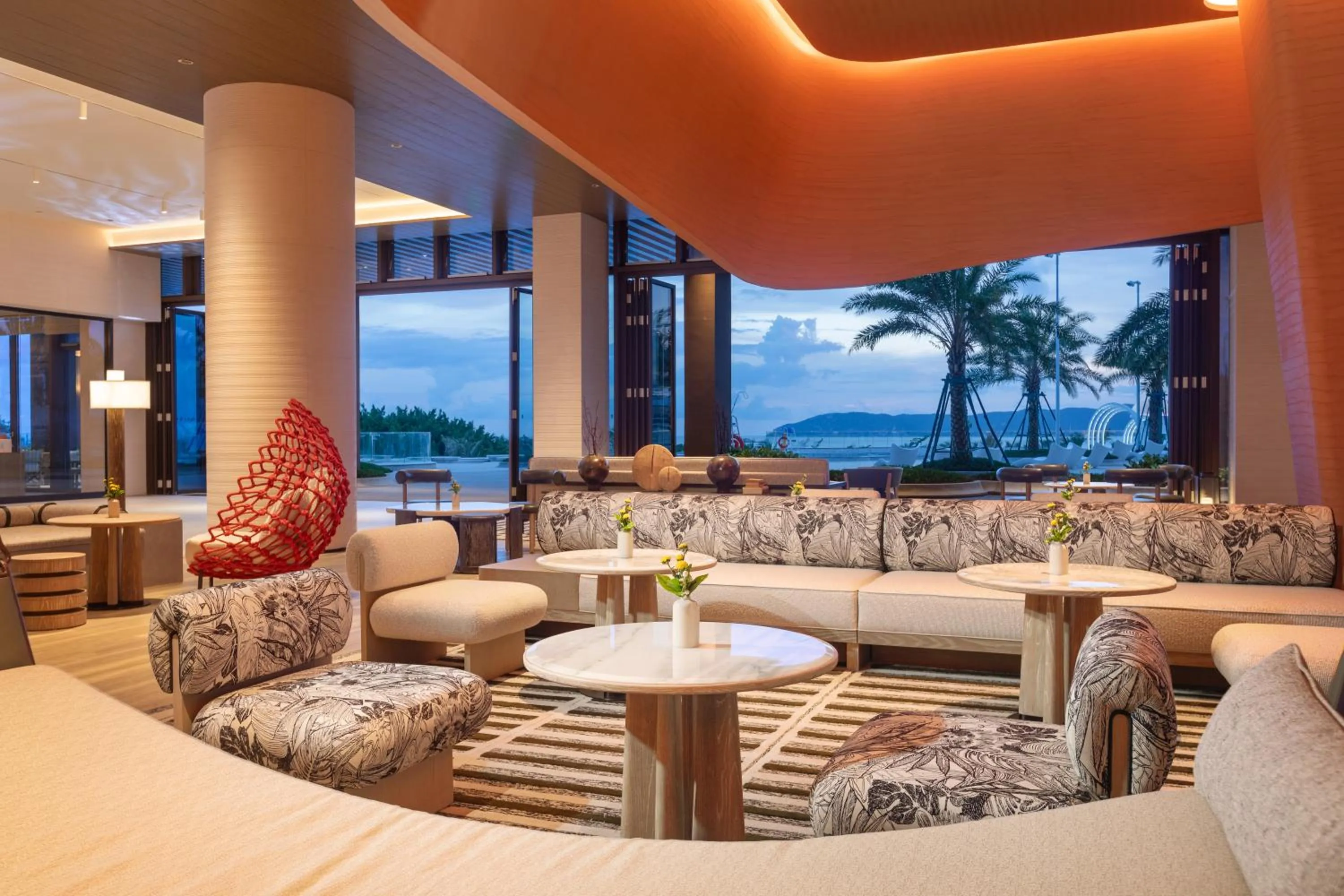 Lounge or bar in HUALUXE Sanya Yalong Bay Resort